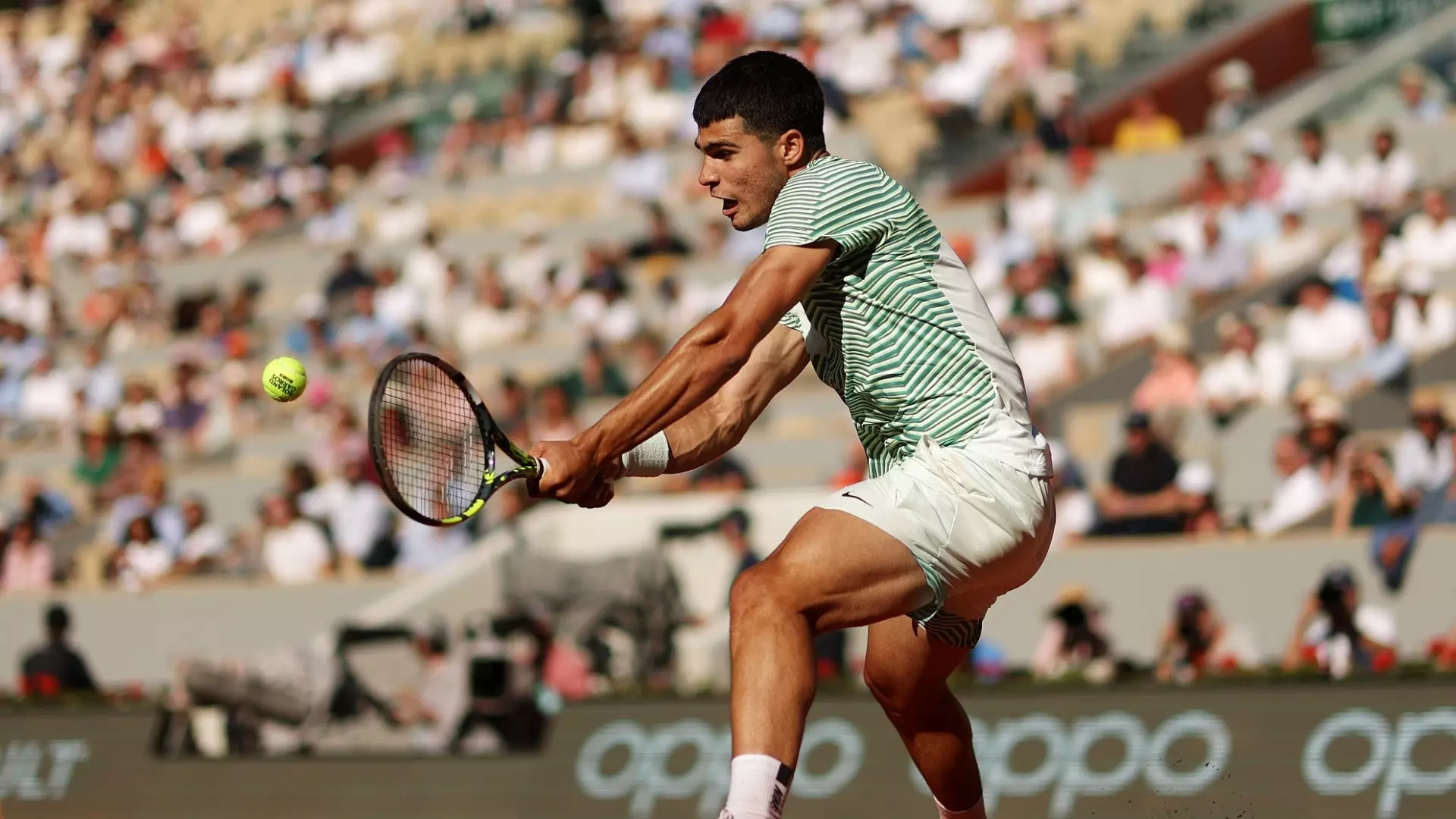 Roland Garros: Alcaraz perde un set ma passa il turno