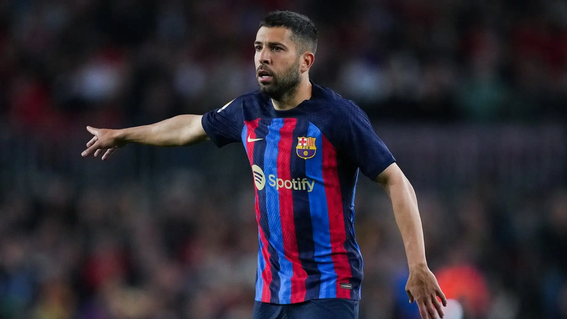 Dopo gli addii di Piqué e Sergio Ramos, anche l'ultimo veterano potrebbe lasciare il club