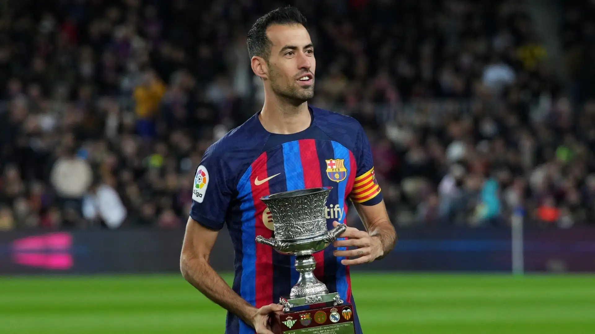 Con il Barcellona Sergio Busquets ha vinto moltissimi trofei, alcuni di questi mentre indossava la fascia da capitano