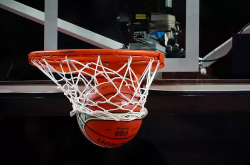 Basket, Serie A: multe a Scafati per lancio di coriandoli e invasione di campo
