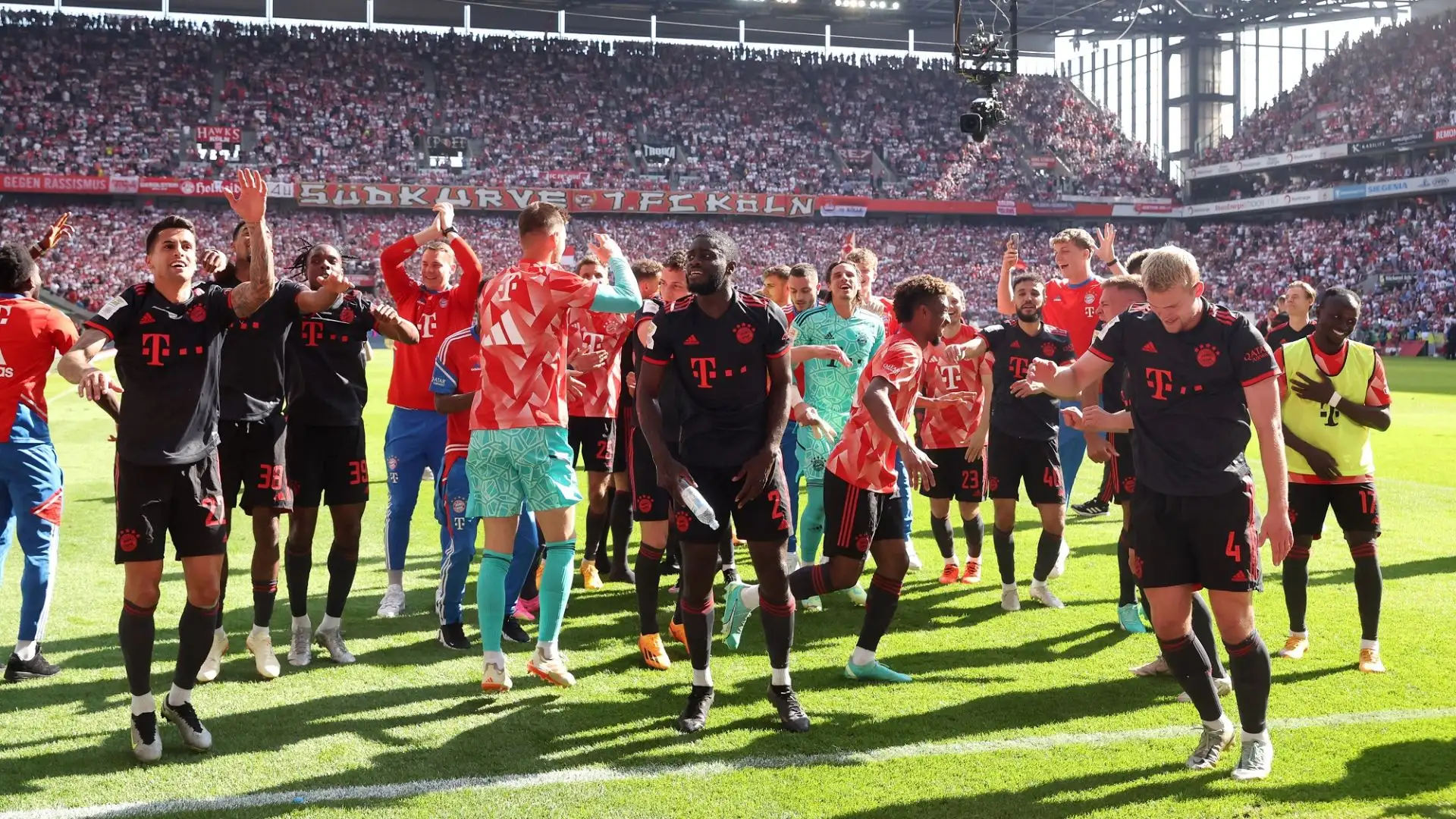 Il Bayern Monaco vince la Bundesliga con un sorpasso incredibile ai danni del Borussia Dortmund all'ultima giornata