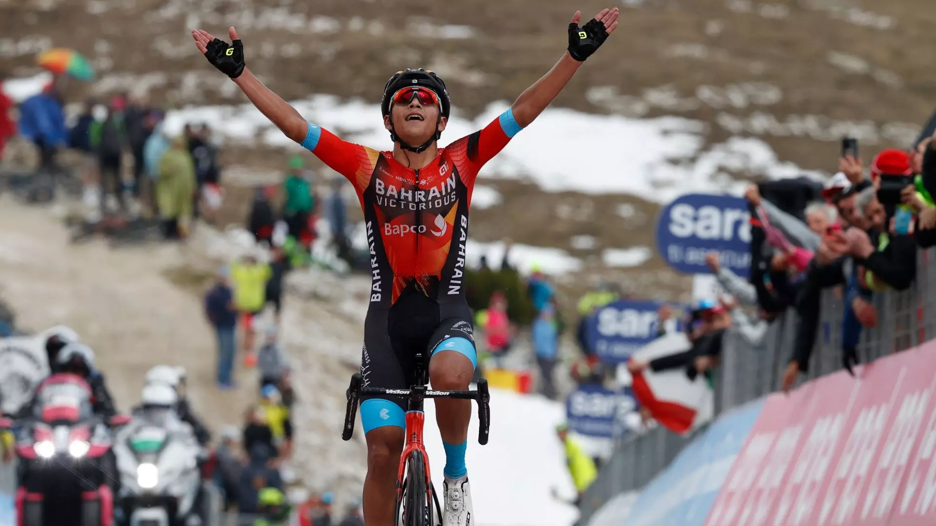 Giro d’Italia, Buitrago vince sulle Tre Cime di Lavaredo. Thomas resta in rosa