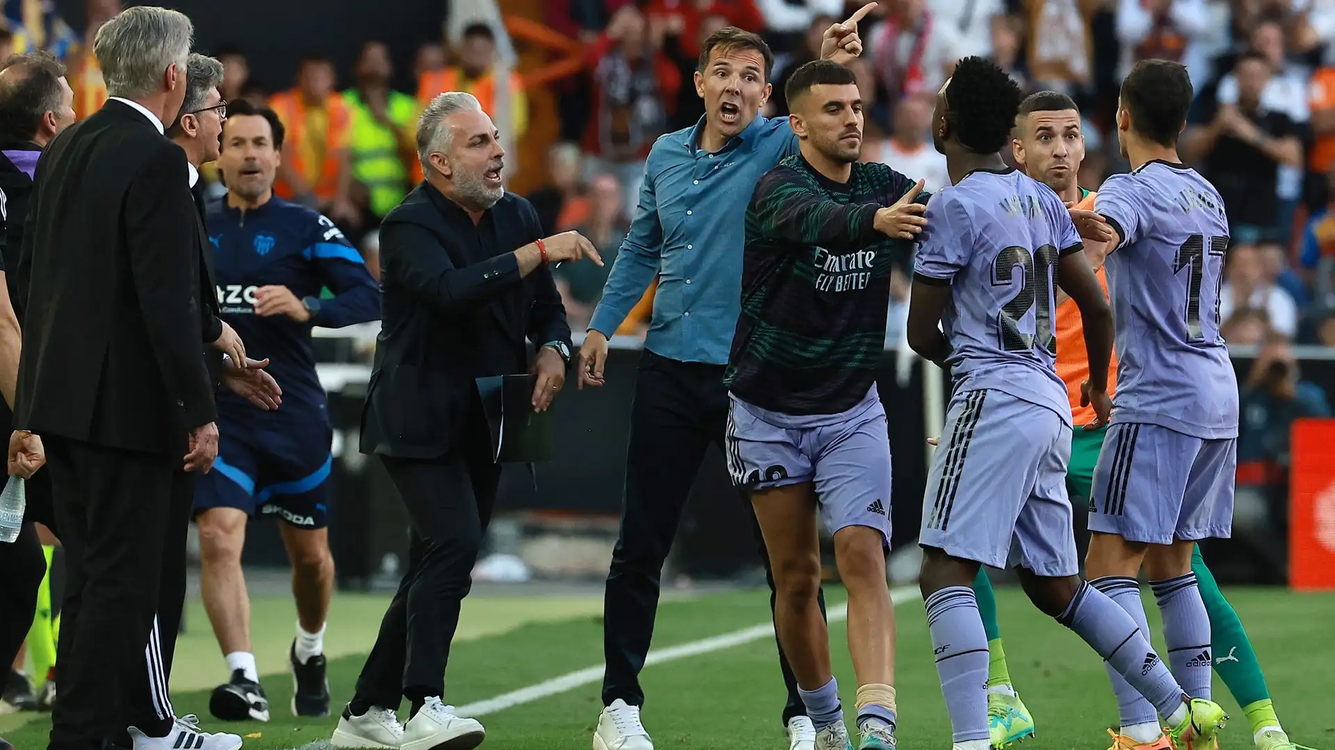 Vinicius junior ha litigato con i componenti della panchina avversaria