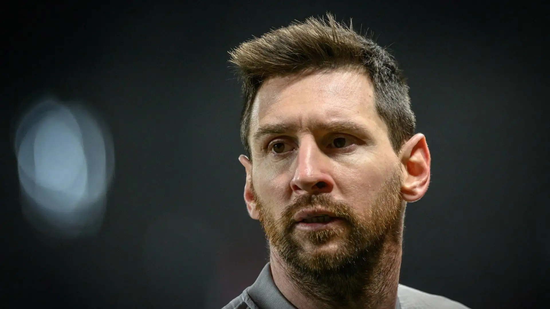 La leggenda del calcio francese ha parlato della situazione del campione argentino: "Non è lui il problema"