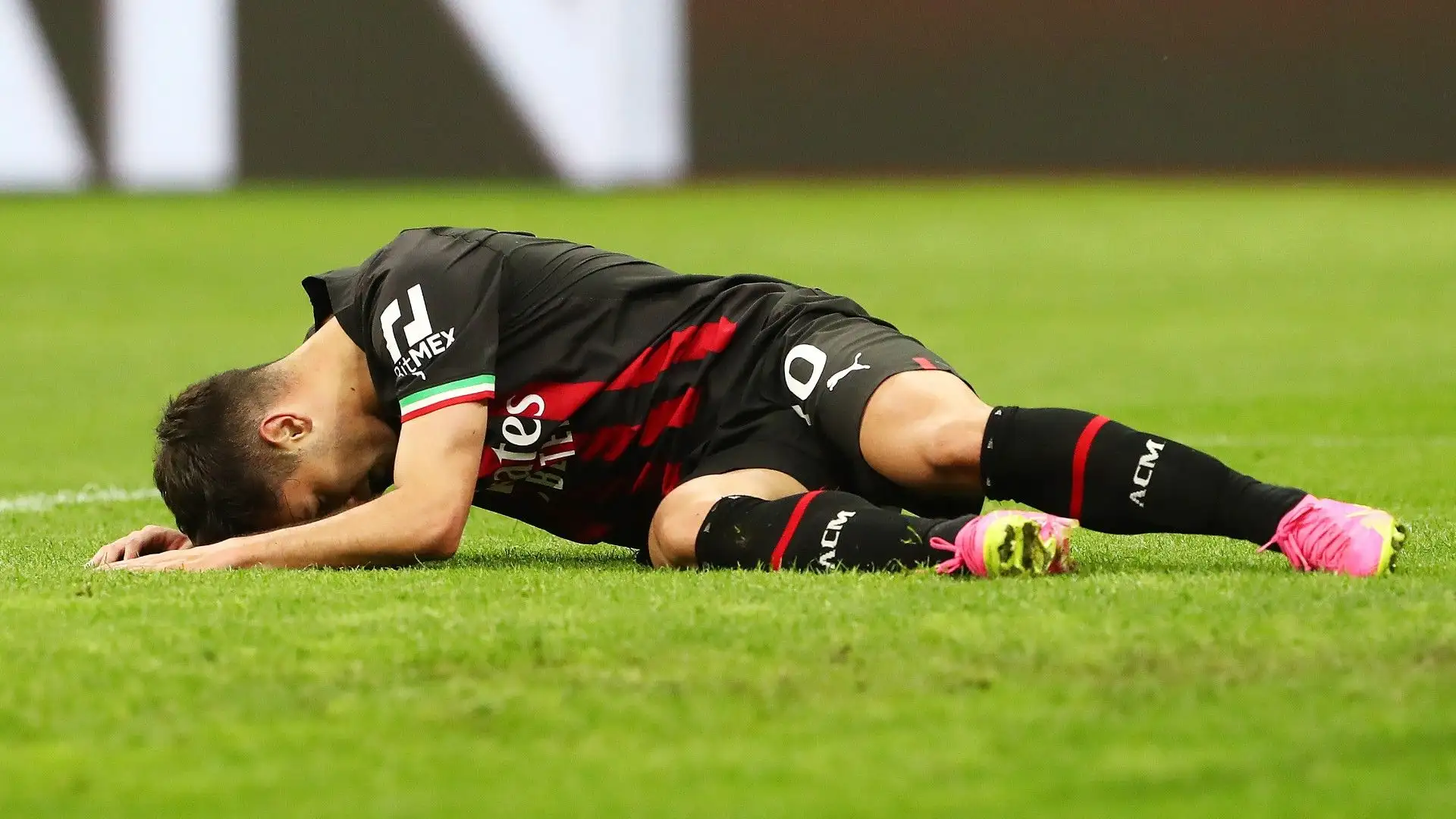 I tifosi del Milan sperano che la squadra torni a vincere per giocare la Champions League anche l'anno prossimo