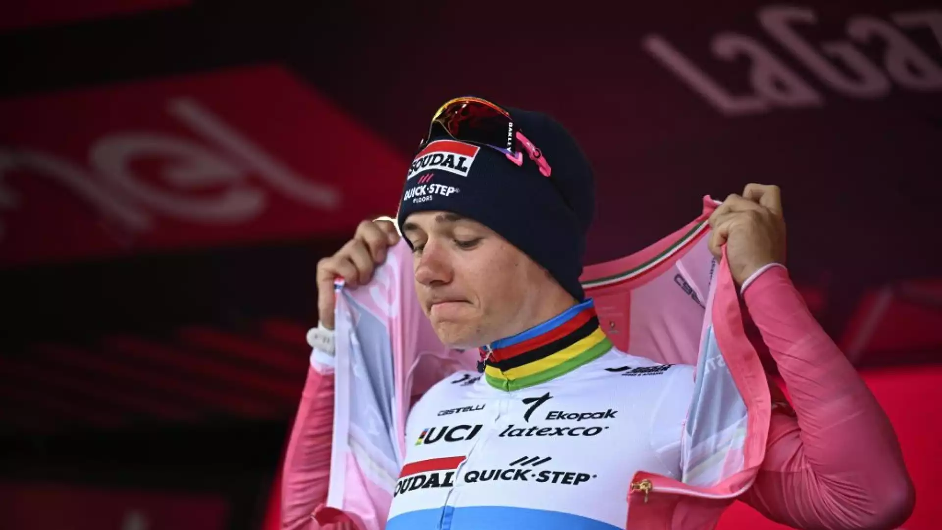 Mazzata sul Giro d’Italia: out anche Remco Evenepoel