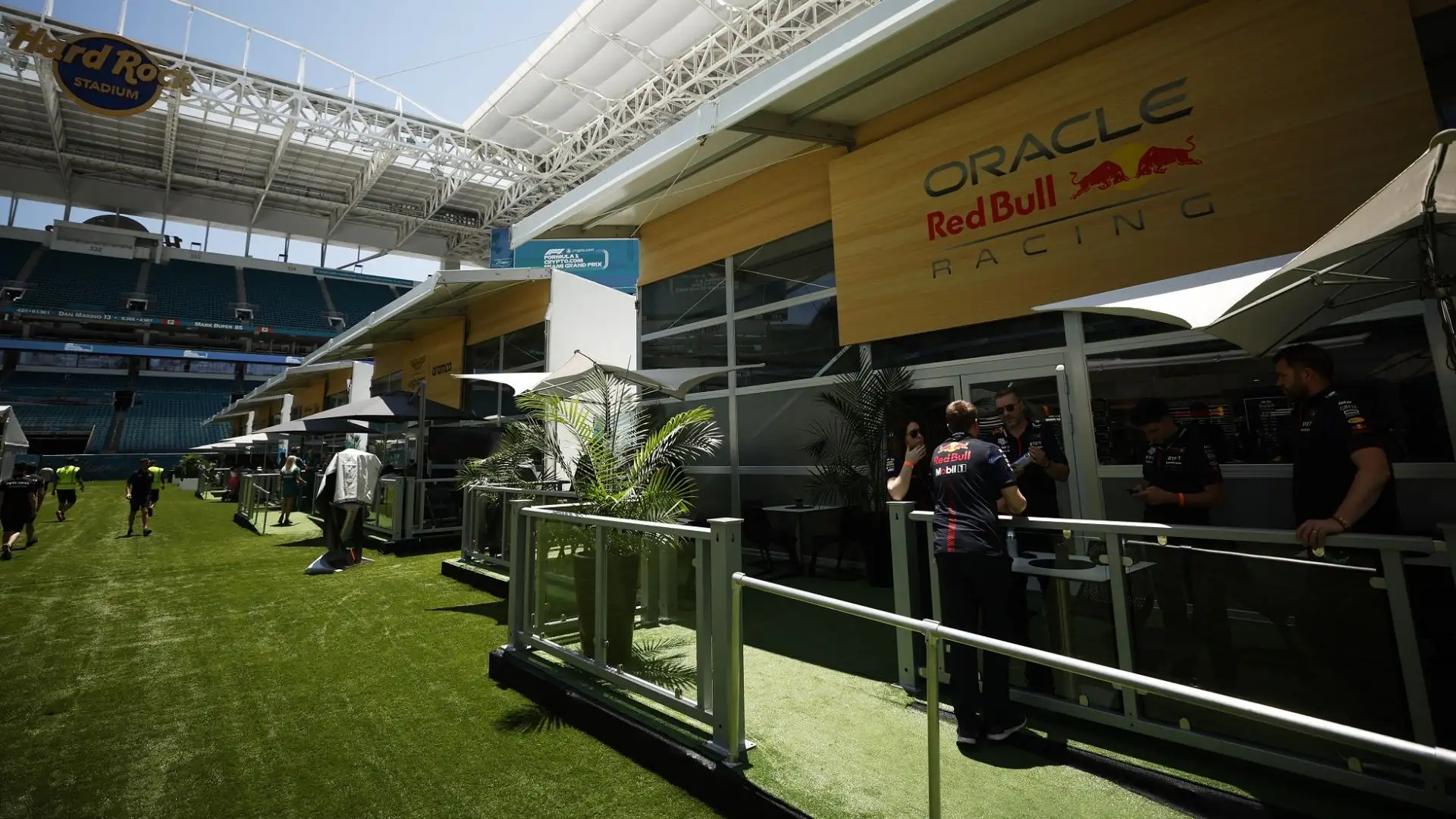 I team alloggeranno nel paddock allestito all'Hard Rock Stadium