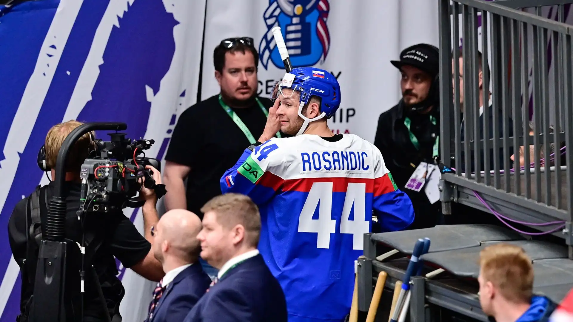 Lo slovacco Mislav Rosandic si è visto infliggere una penalità partita già nel primo periodo