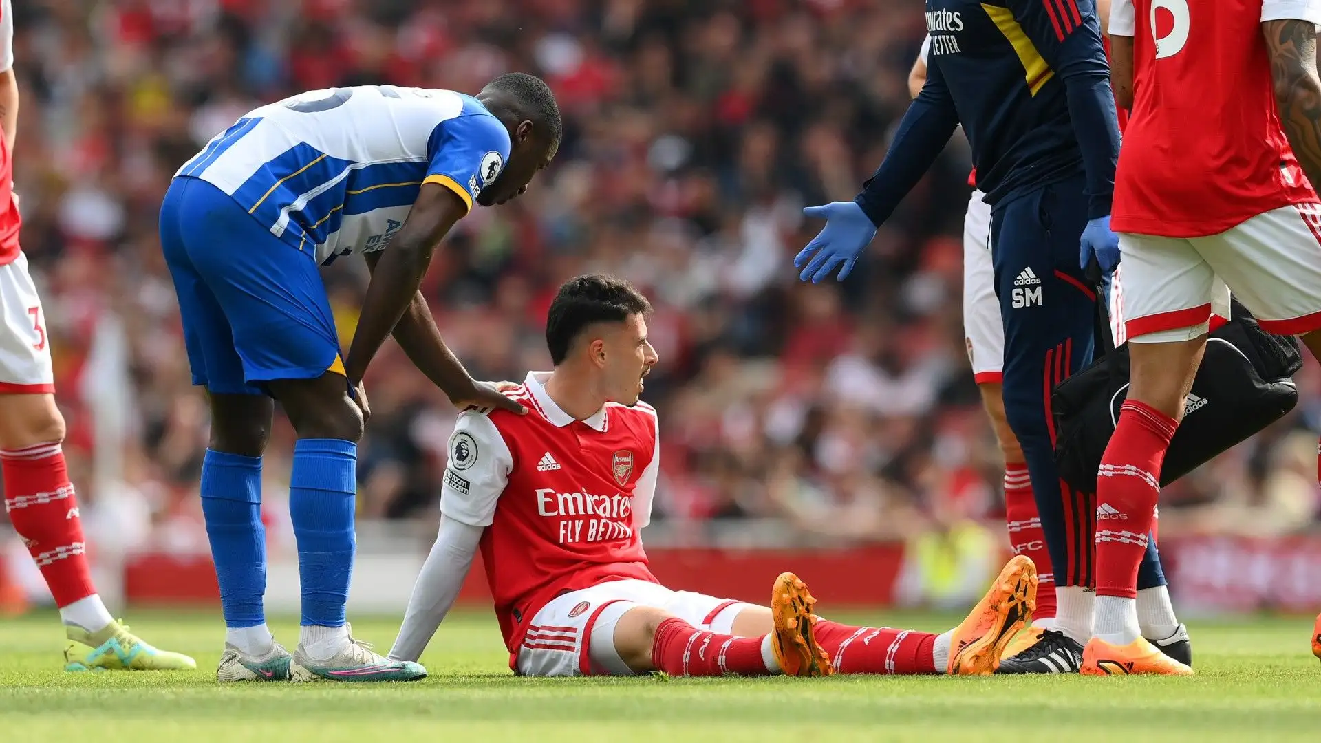 Una bruttissima notizia per l'Arsenal che sta lottando con il Manchester City per conquistare il campionato