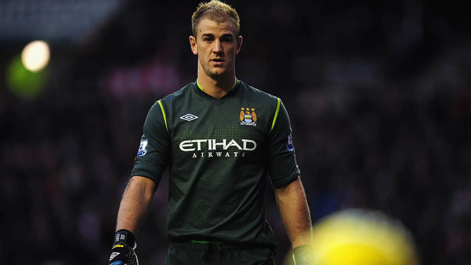 9- Joe Hart: Ha trascorso gran parte della carriera con il Manchester City, vincendo due titoli di Premier League e ricevendo il premio di portiere dell'anno per quattro stagioni consecutive