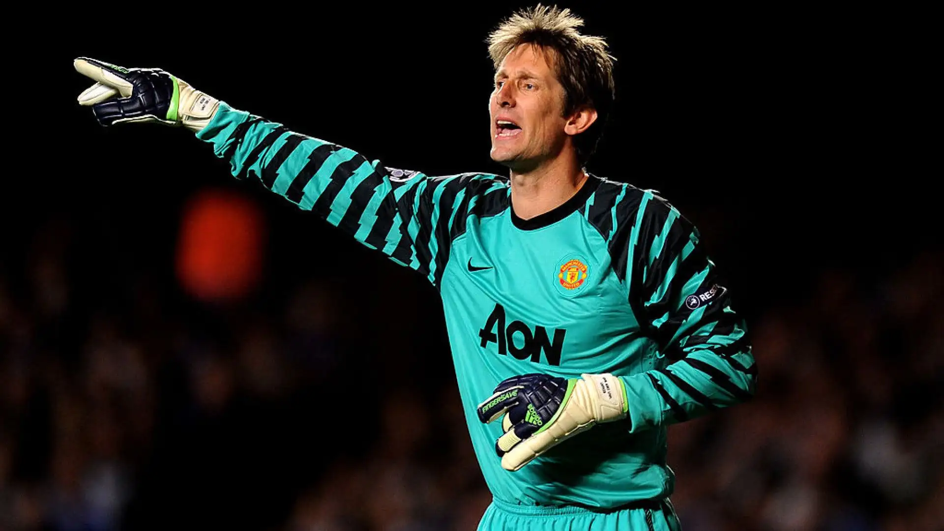 3- Edwin van der Sar: Ha trascorso gran parte della carriera al Manchester United, vincendo quattro campionati inglesi e raggiungendo due volte la finale di Champions League
