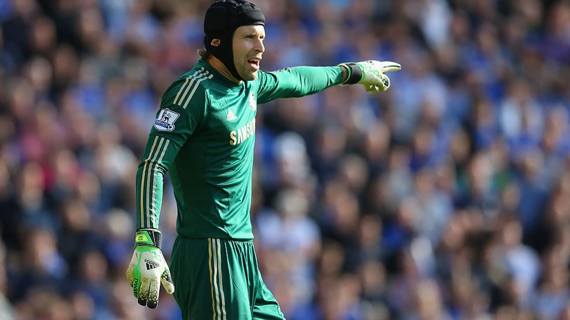 2- Petr Cech: Ha giocato sia per il Chelsea che per l'Arsenal, stabilendo numerosi record di clean sheet e vincendo quattro campionati inglesi