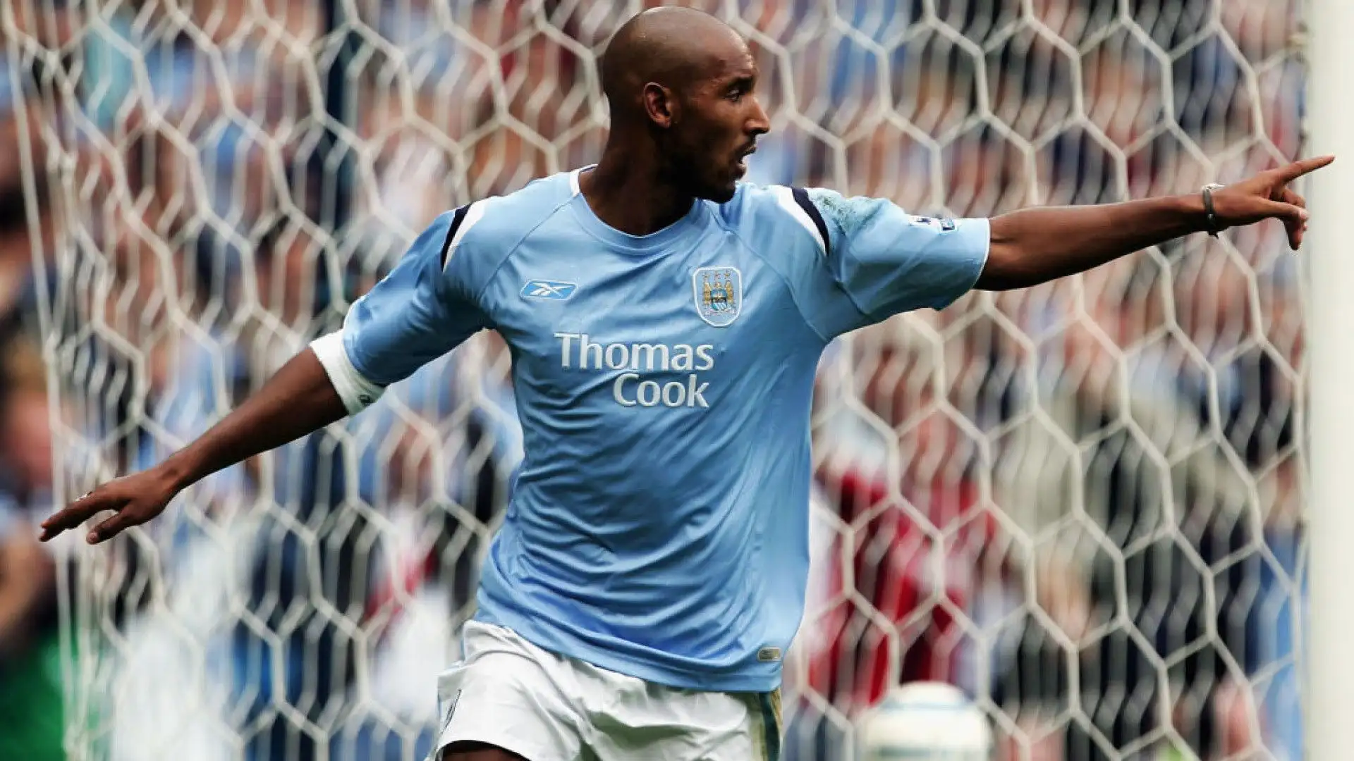 Tra il 2002 e il 2005, invece, il centravanti francese ha collezionato 37 gol in 89 presenze con la casacca del Manchester City