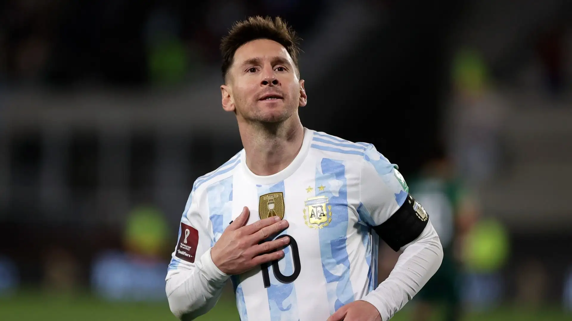 Lionel Messi - Considerato da molti come il migliore di tutti i tempi, Messi ha dominato il calcio mondiale negli ultimi 10 anni vincendo tantissimi trofei
