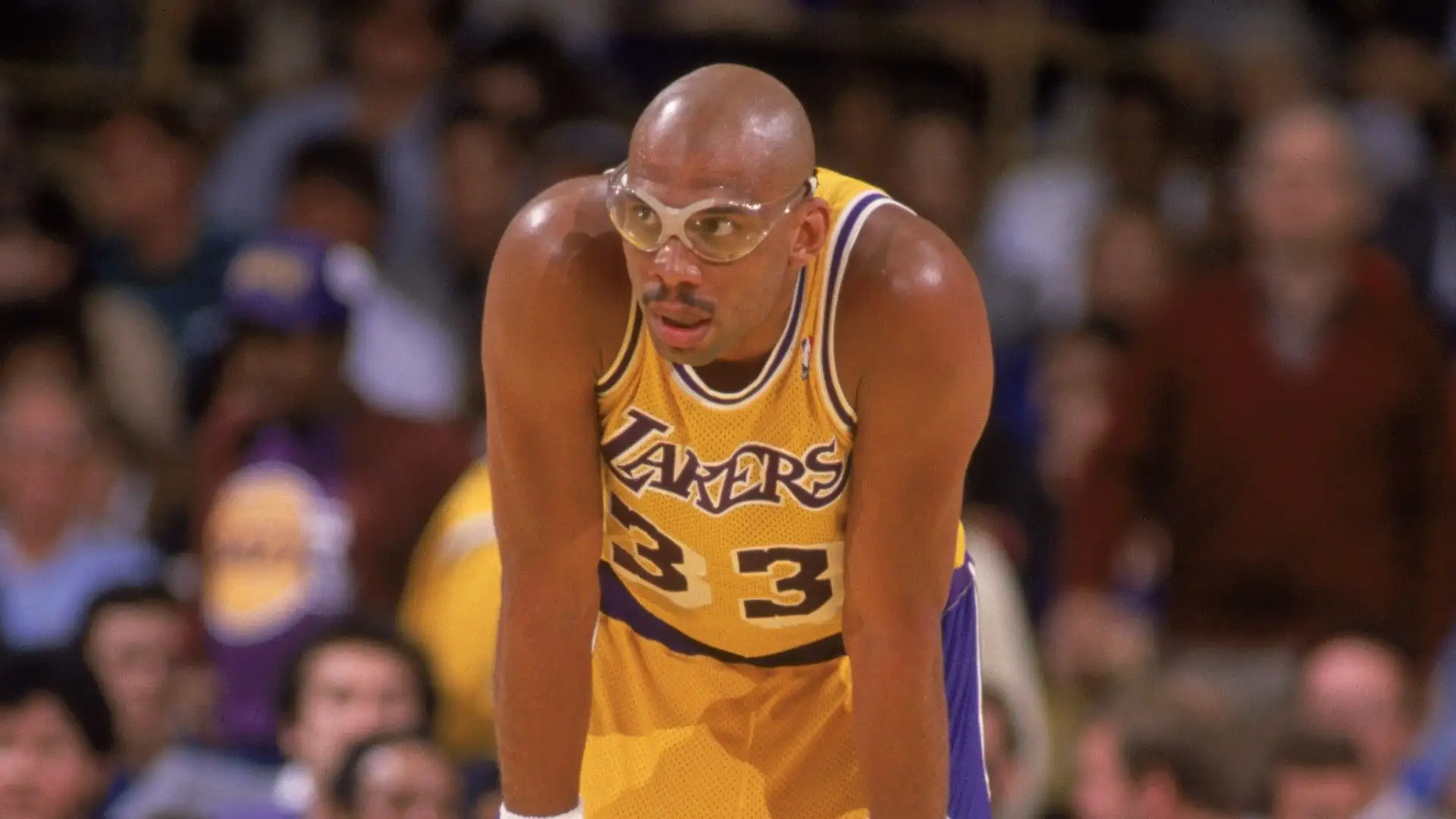 Kareem Abdul-Jabbar - Con 38.387 punti al tempo del suo ritiro, Abdul-Jabbar è rimasto il miglior marcatore della storia della NBA per quattro decenni, dal 5 aprile 1984 al 7 febbraio 2023
