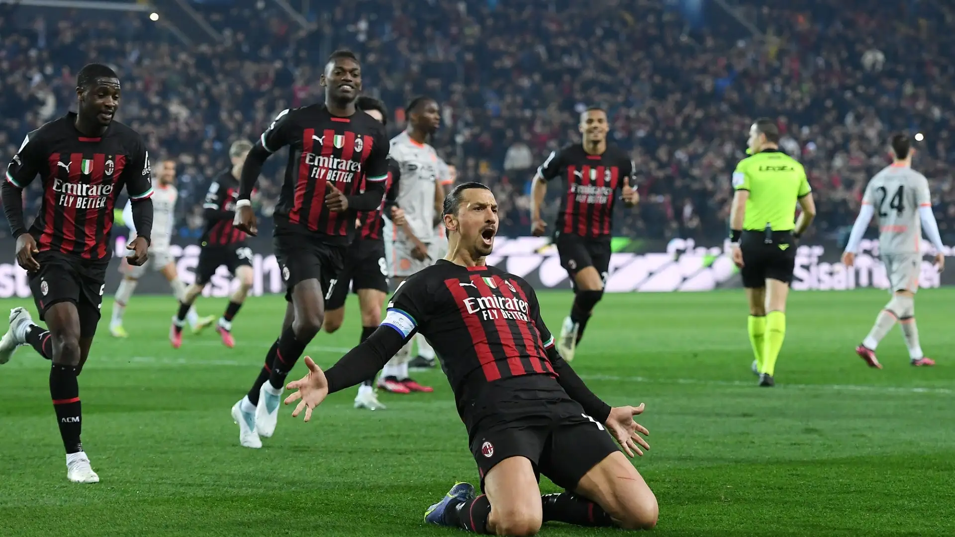 Zlatan Ibrahimovic nel 2023 con la maglia del Milan