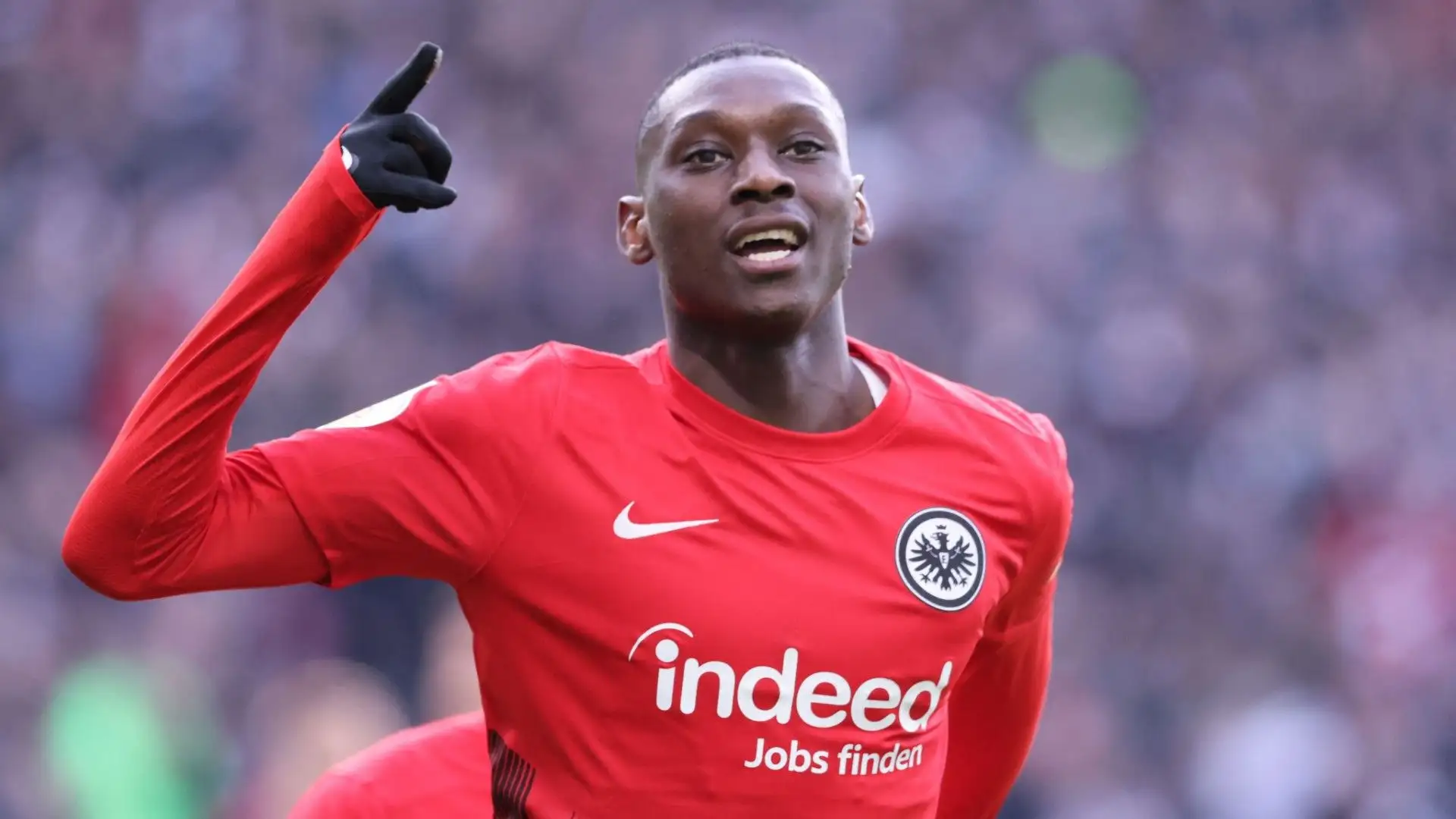 Randal Kolo Muani: attualmente è tra i calciatori più forti della sua generazione. L'Eintracht Francoforte chiede oltre 80 milioni di euro per venderlo
