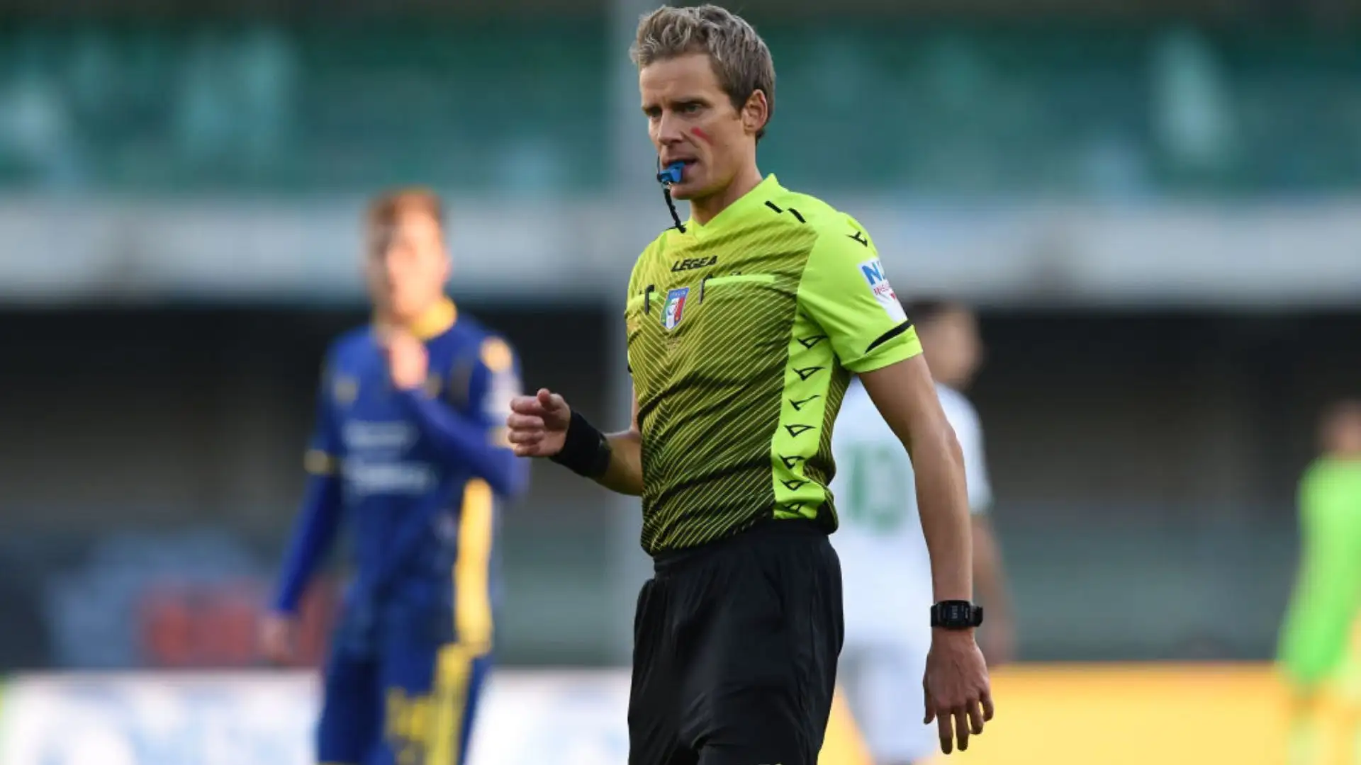Ha esordito in serie A il 10 maggio 2014, quando diresse Sampdoria-Napoli 2-5