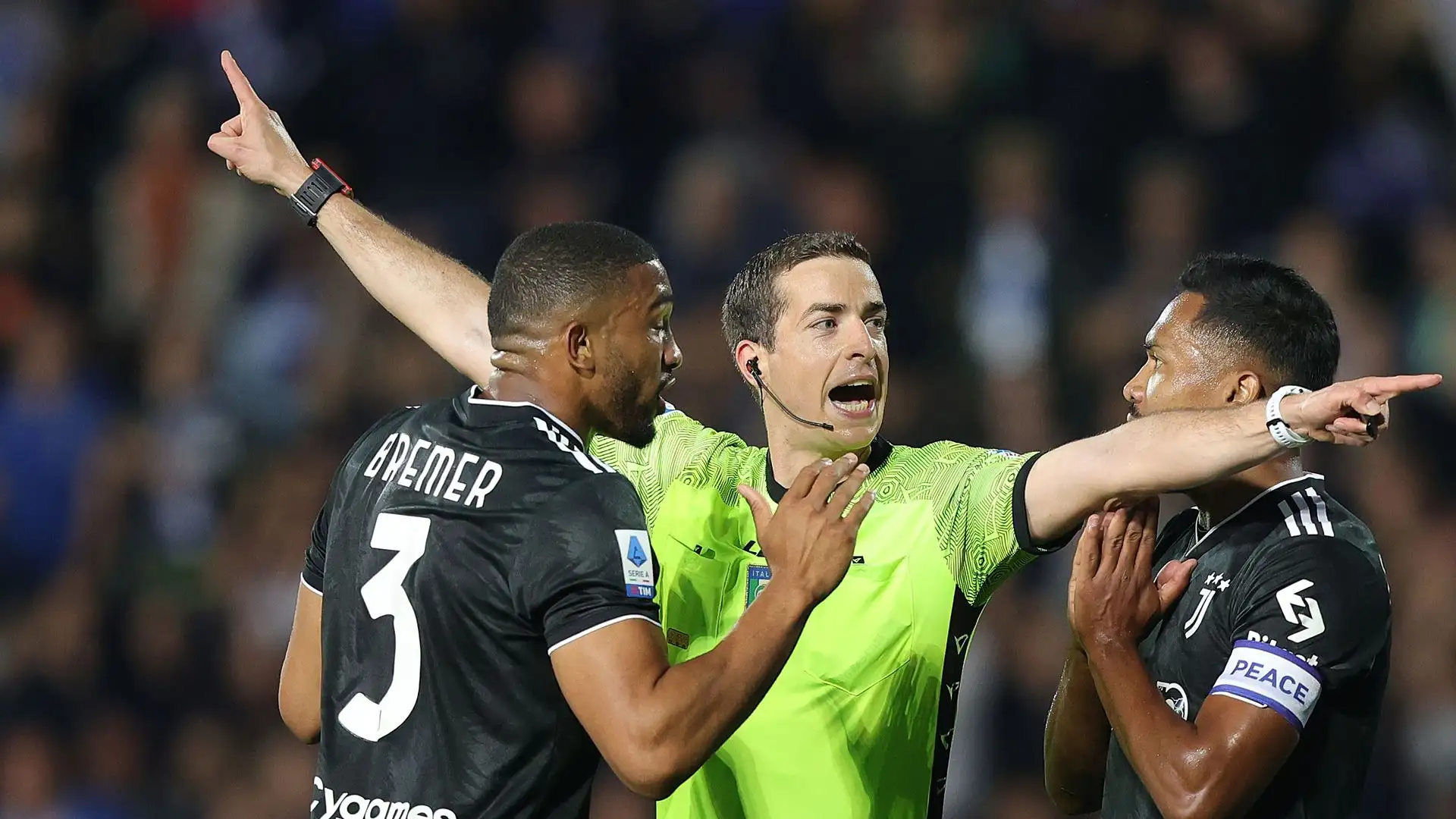 I bianconeri, dopo avere saputo della penalizzazione di 11 punti, hanno giocato a Empoli