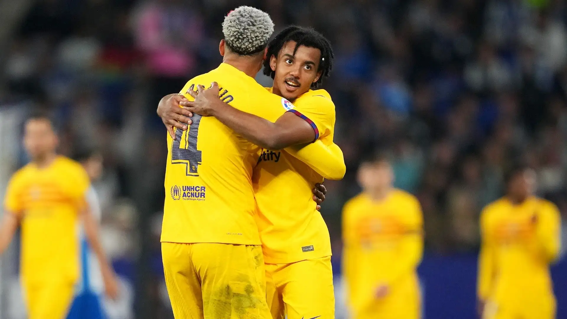 Jules Koundé non è contento del ruolo che ha in squadra e avrebbe già parlato con la dirigenza del club catalano