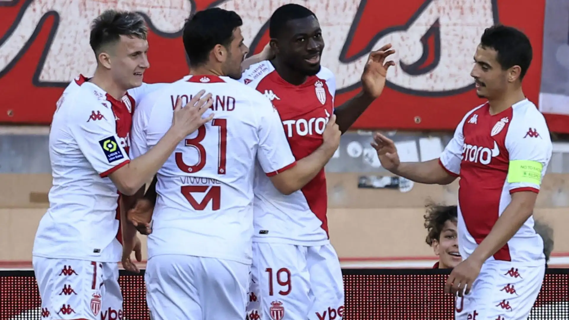 5- AS Monaco: 327 milioni di euro
