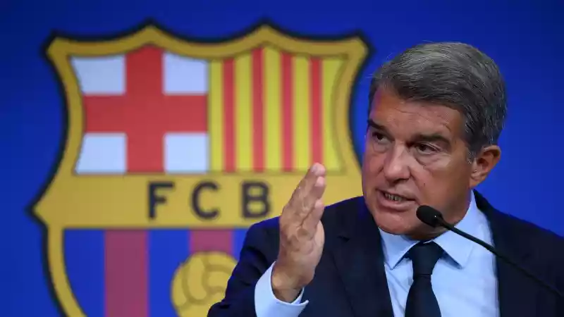 Barcellona, Laporta pronto a tutto pur di riavere Messi