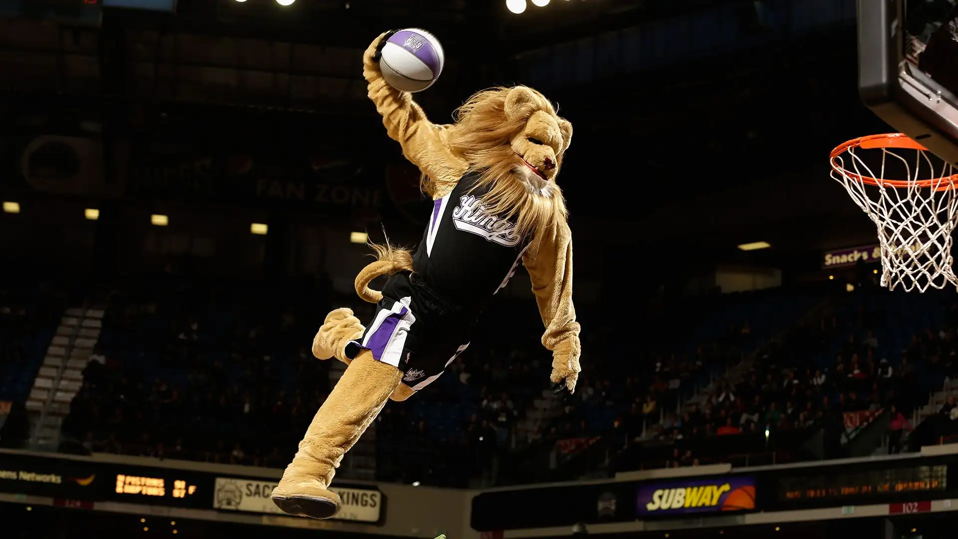 Slamson the Lion (Sacramento Kings)