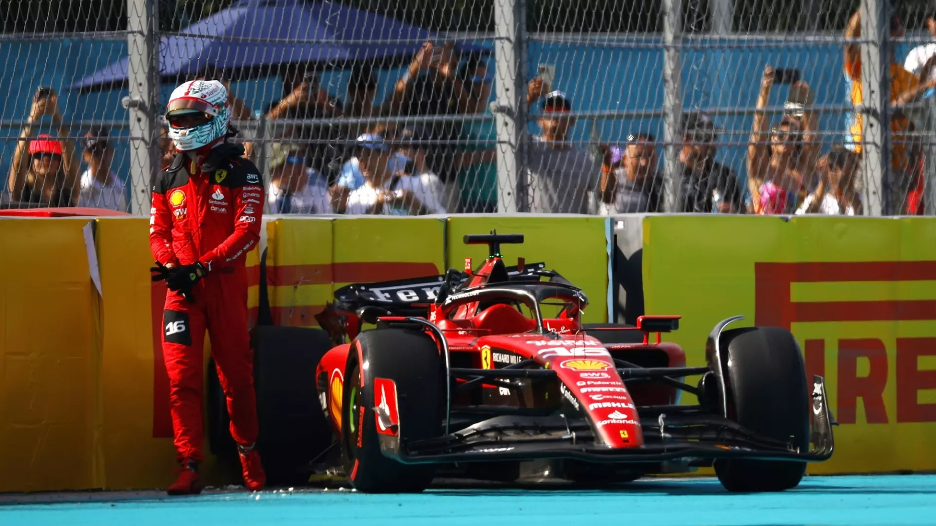 F1 Ferrari, Helmut Marko schernisce Charles Leclerc