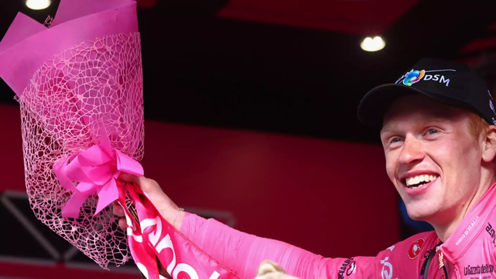 Andreas Leknessund non ha fretta di cedere la maglia rosa