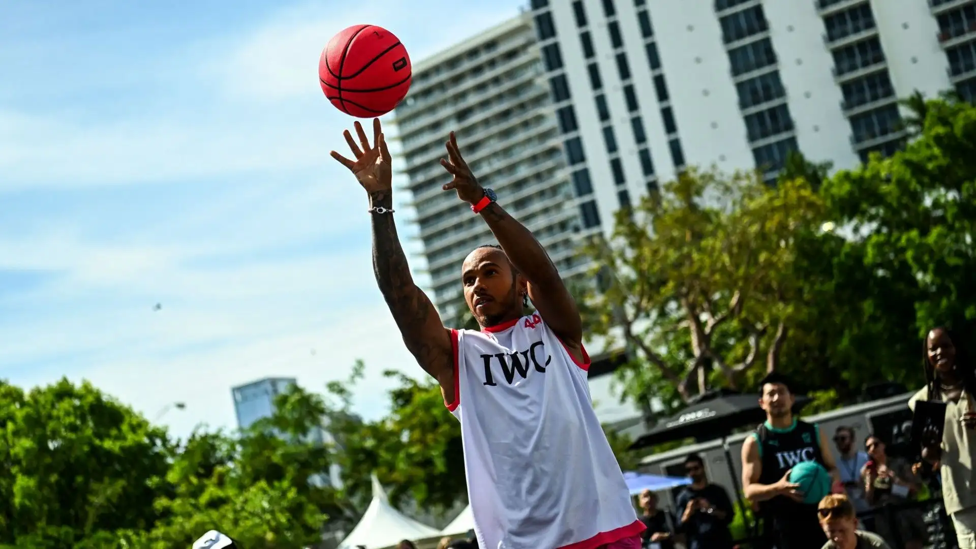 Il tiro di Lewis Hamilton