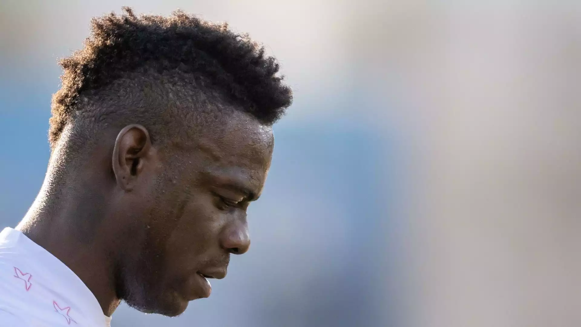 Mario Balotelli ultimo, esonerato l’allenatore