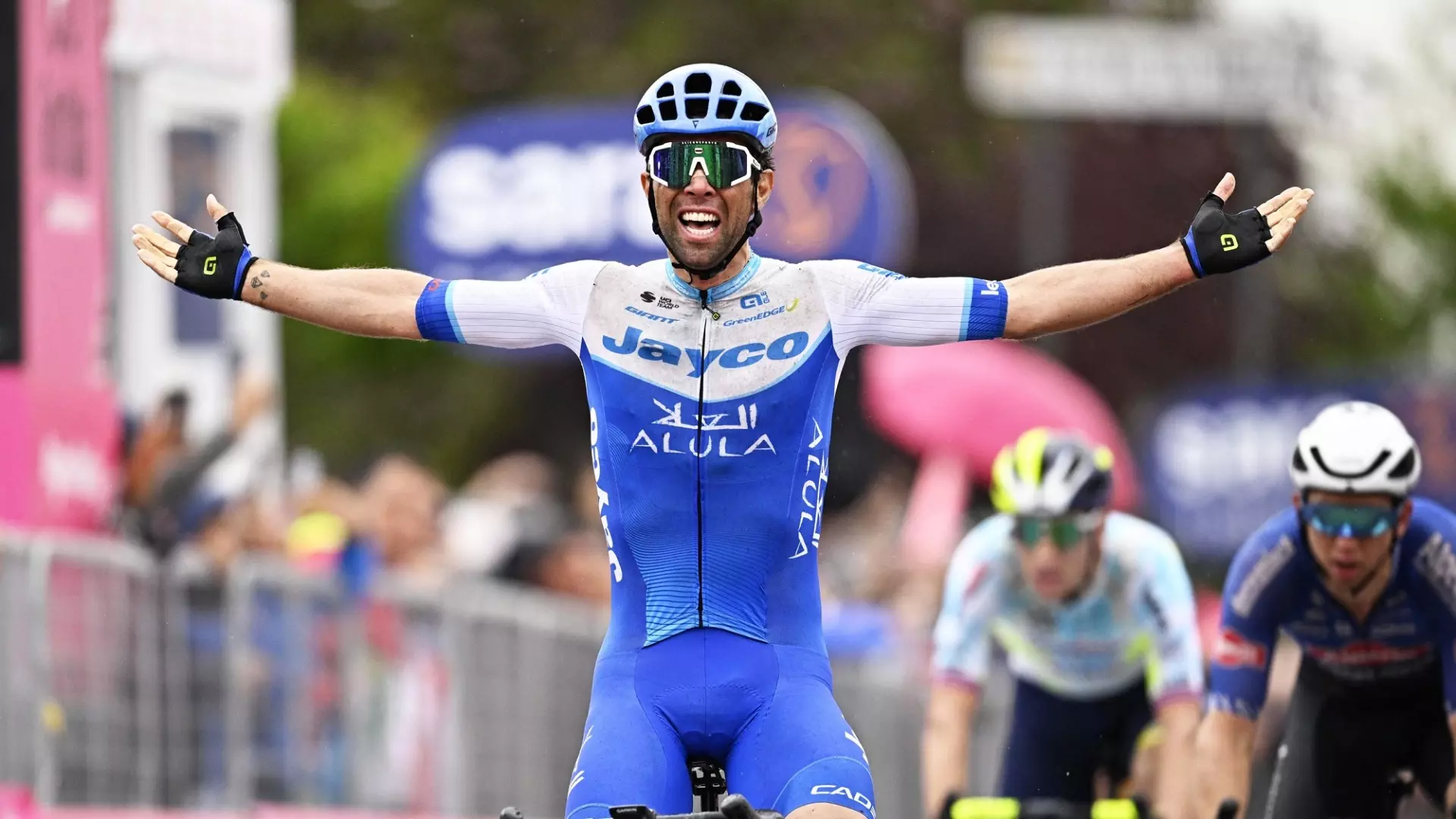 Giro d’Italia, vittoria in volata per Matthews a Melfi