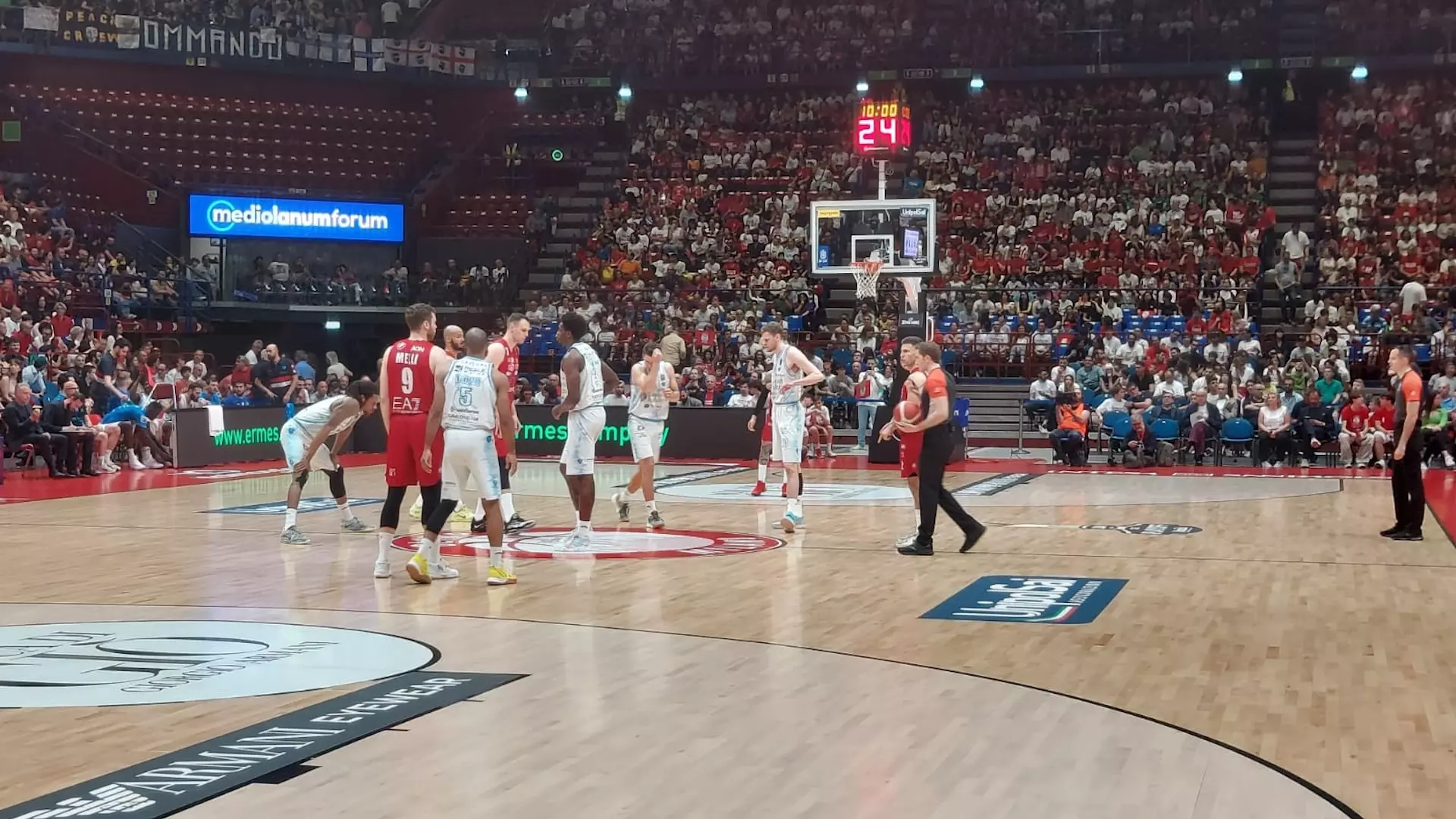 Playoff scudetto: Milano domina gara-1 con Sassari