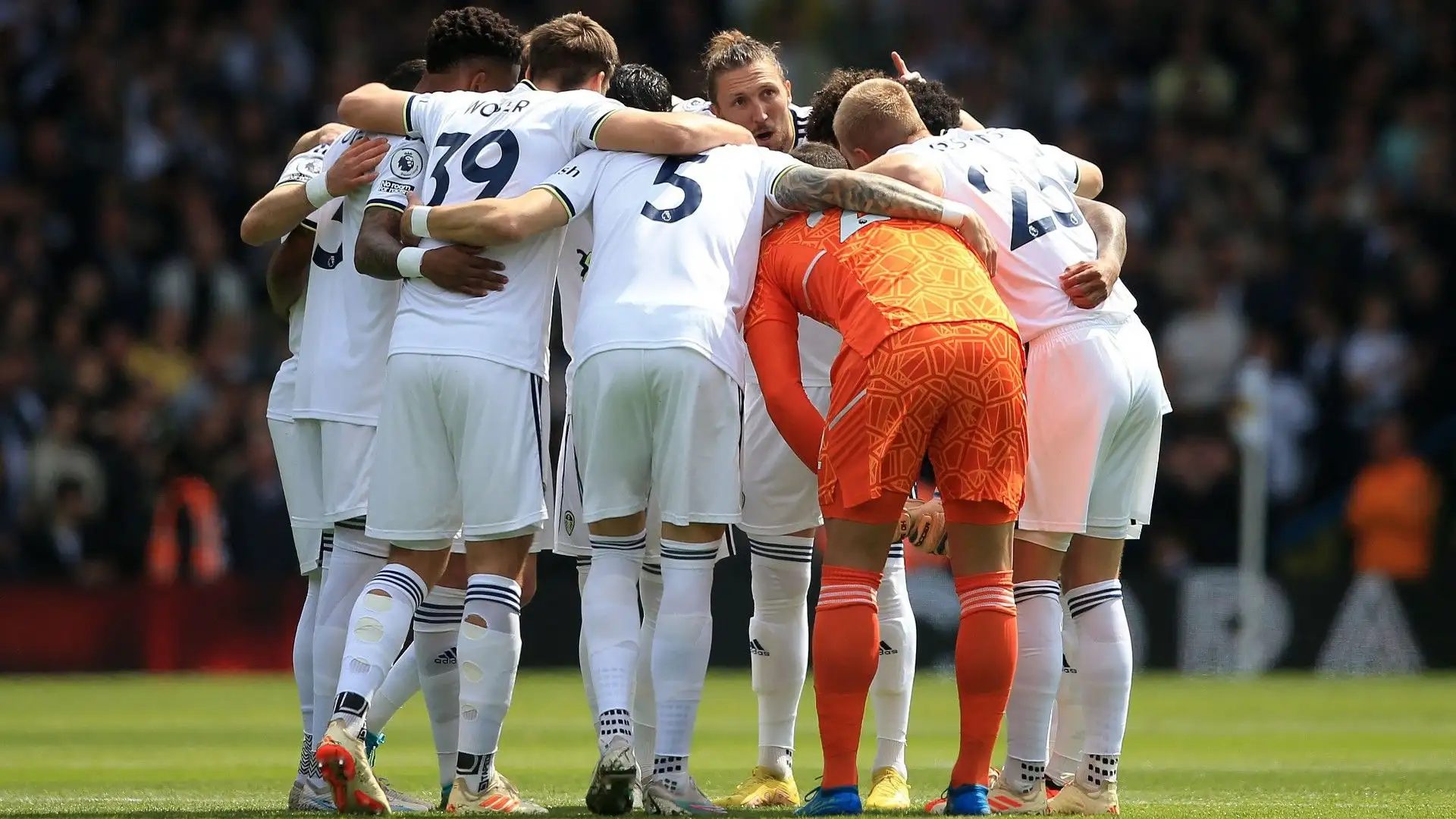 Bamford ha sbagliato un calcio di rigore al minuto 28