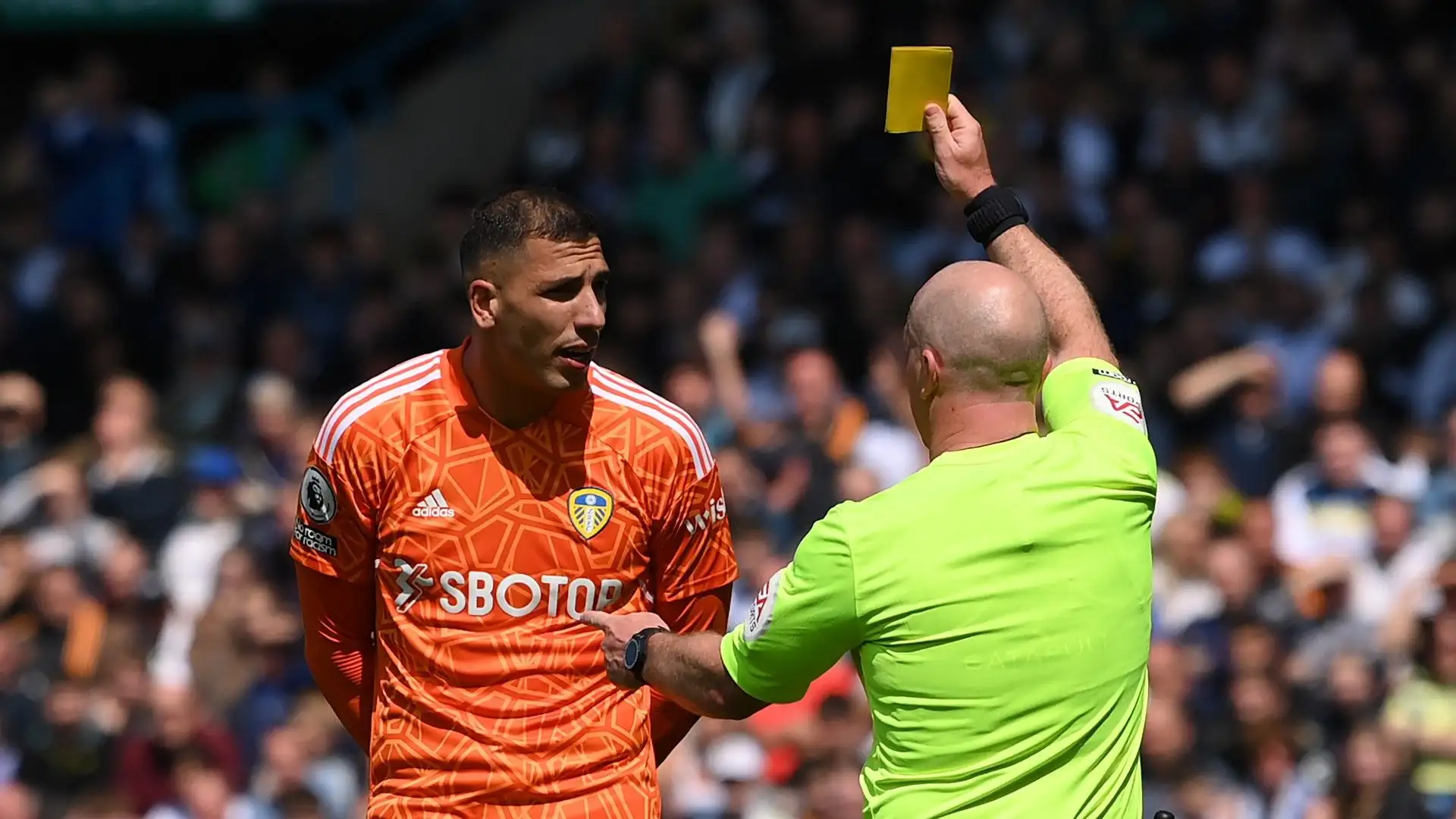 Tra gli ammoniti anche il portiere Robles