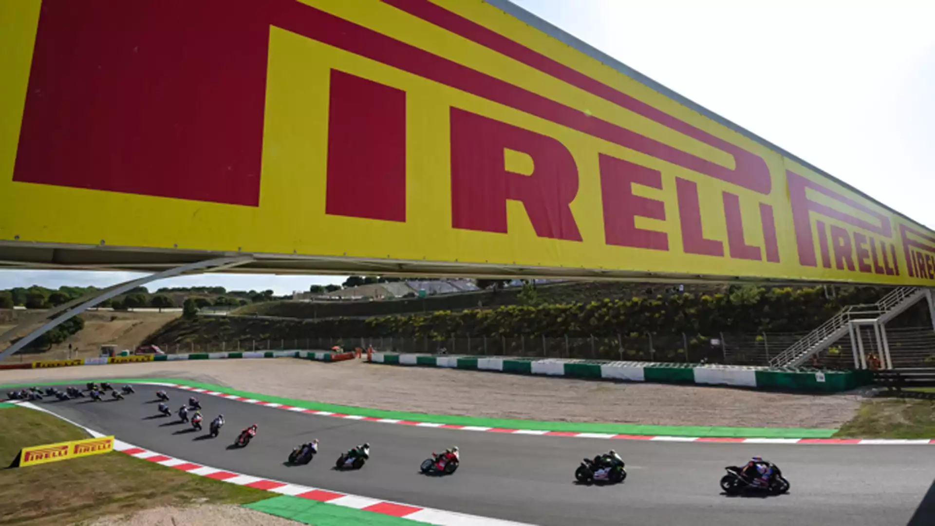 Pirelli in Superbike almeno fino al 2026