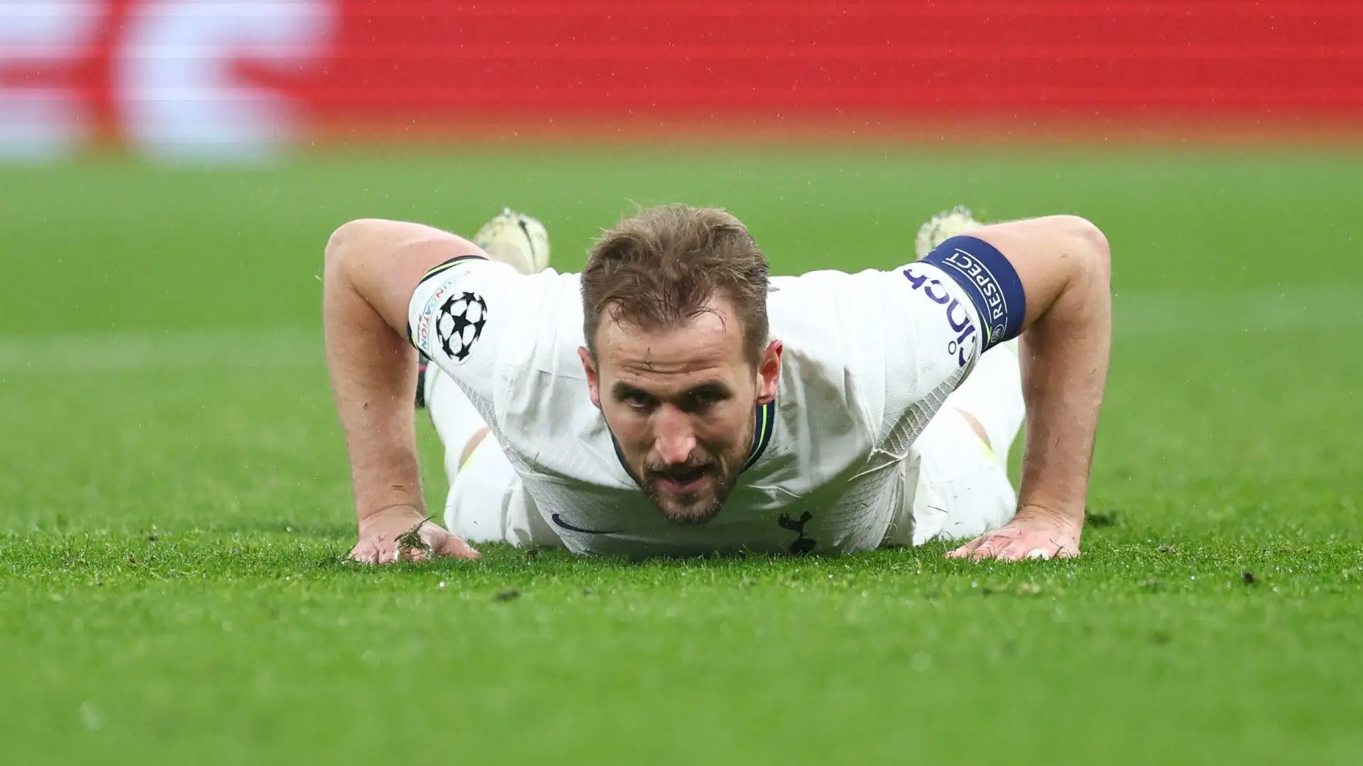 In estate il club francese parlerà con il Tottenham per capire se il trasferimento di Kane è fattibile