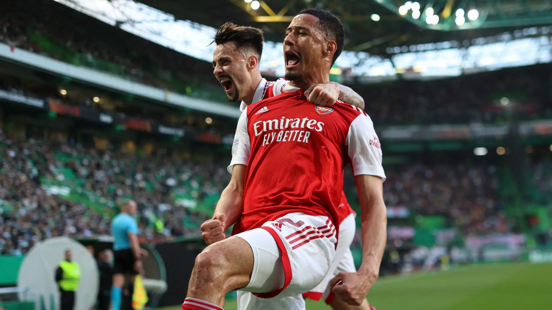 L'Arsenal non vorrebbero vendere il difensore ma non sono disposti ad offrire uno stipendio più elevato di quello già offerto al calciatore