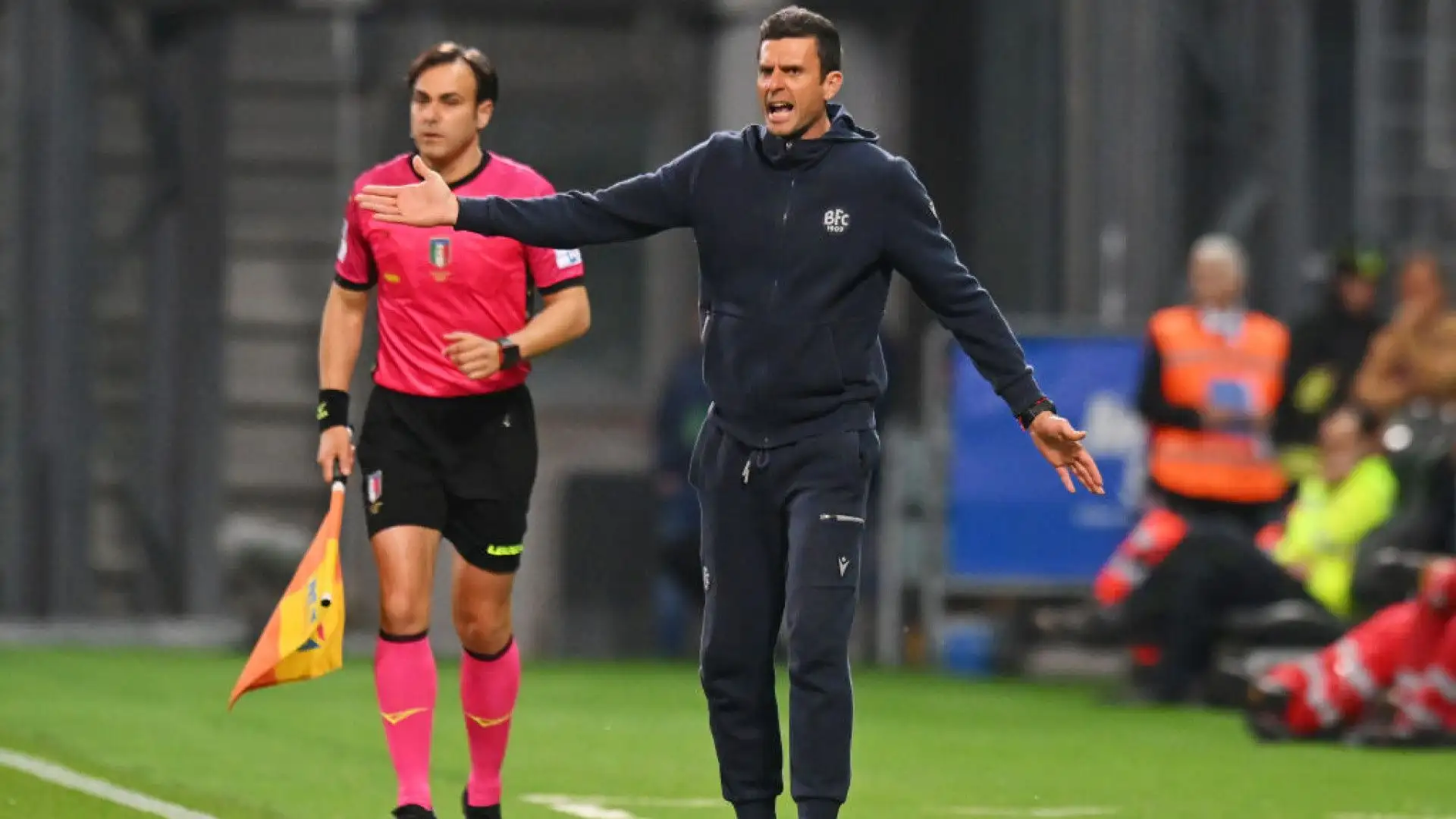 Il club parigino sta seguendo anche Thiago Motta, autore di un'ottima stagione con il Bologna