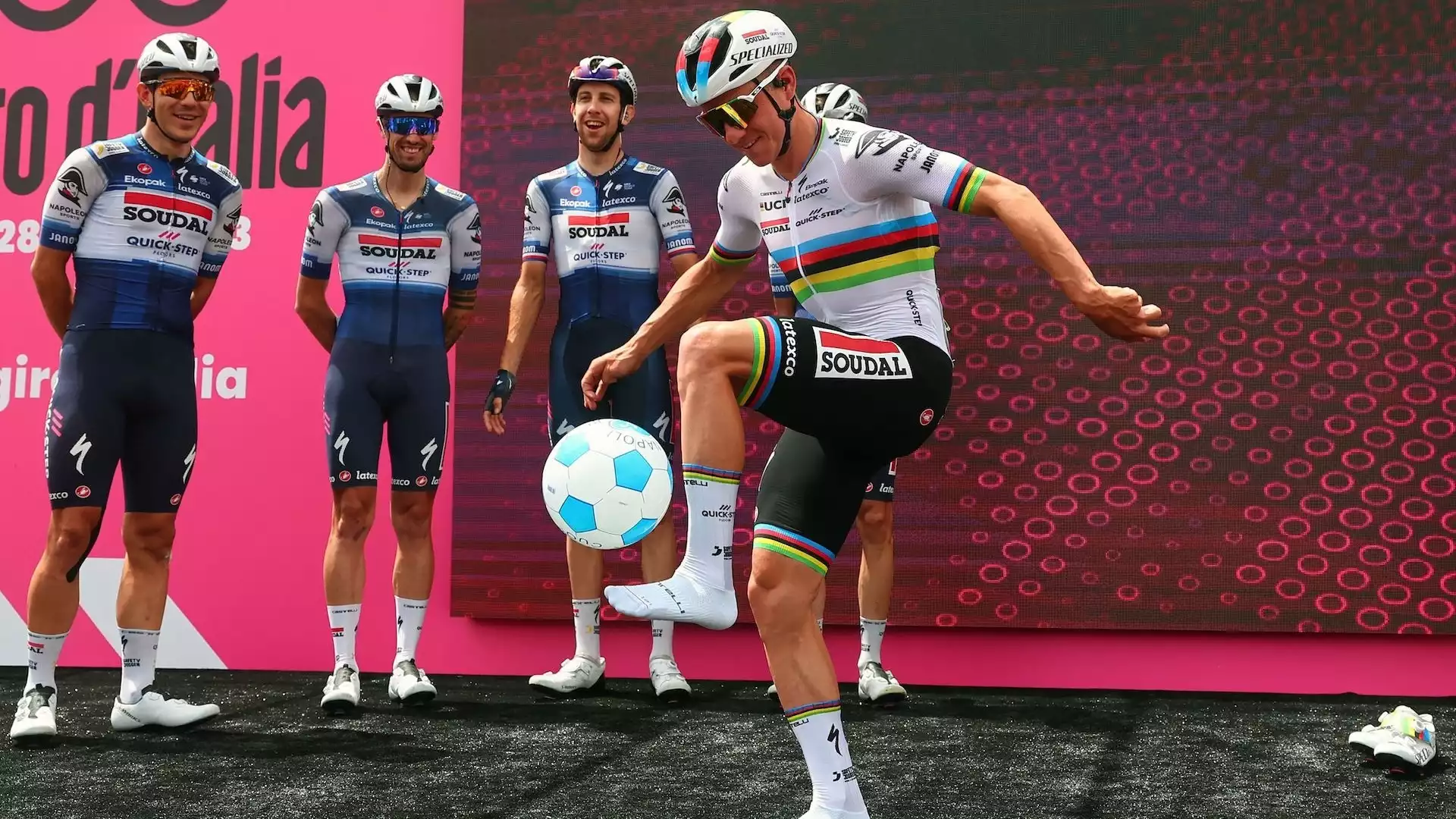 Giro 2023: Remco Evenepoel regolarmente al via della sesta tappa. E c’è un caso di Covid