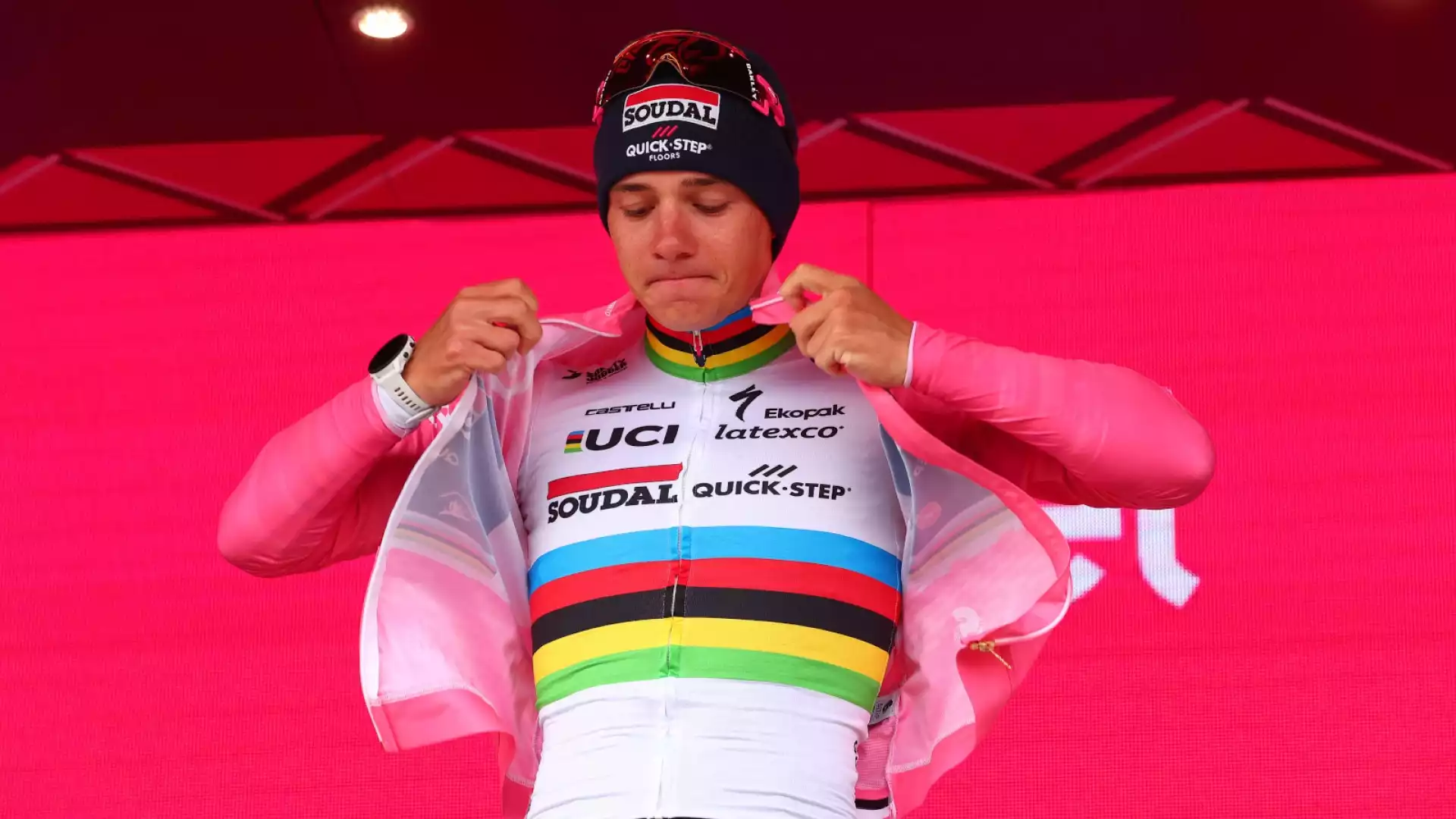 Giro 2023, Remco Evenepoel vince la crono di Cesena e torna in rosa