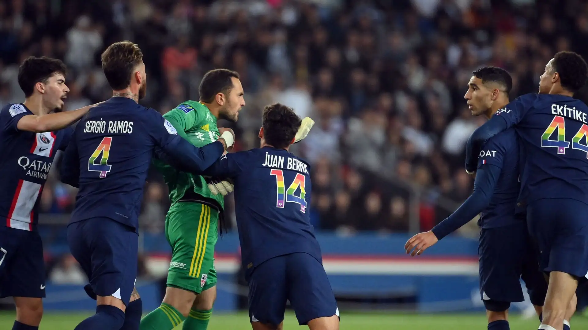 Il portiere ospite Sollacaro ha qualcosa da dire ad Hakimi