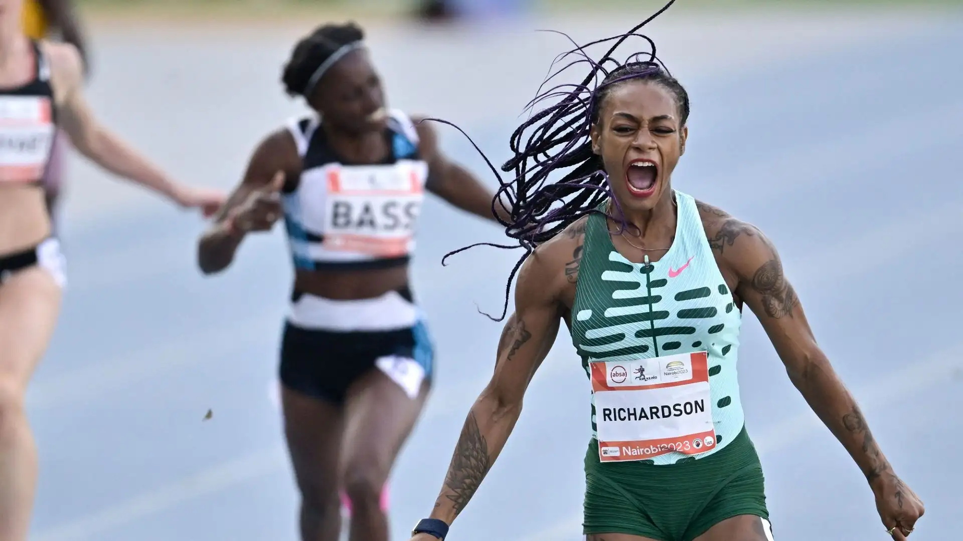 Nonostante la decelerazione nel finale, Richardson ha firmato il tempo di 22.07