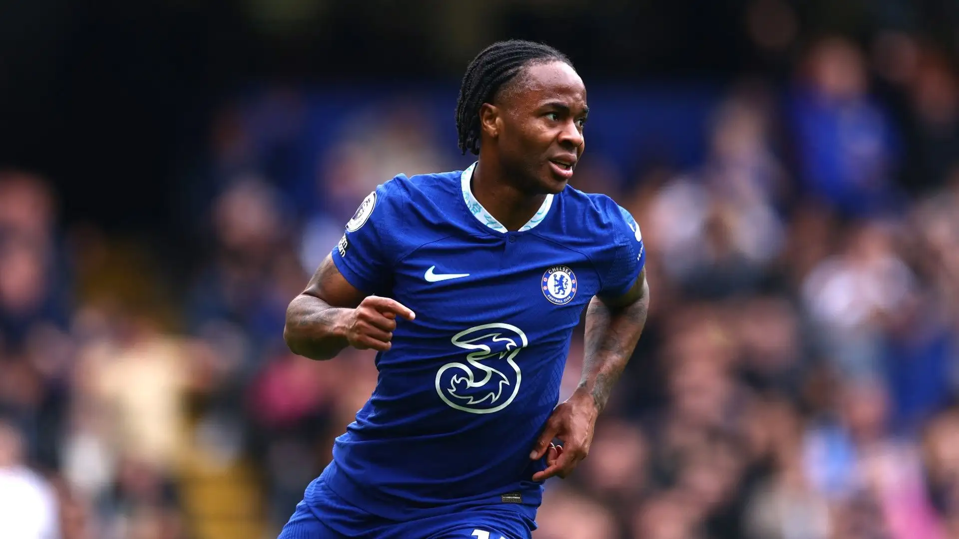 Super prestazione di Sterling: ha realizzato entrambi i gol dei Blues