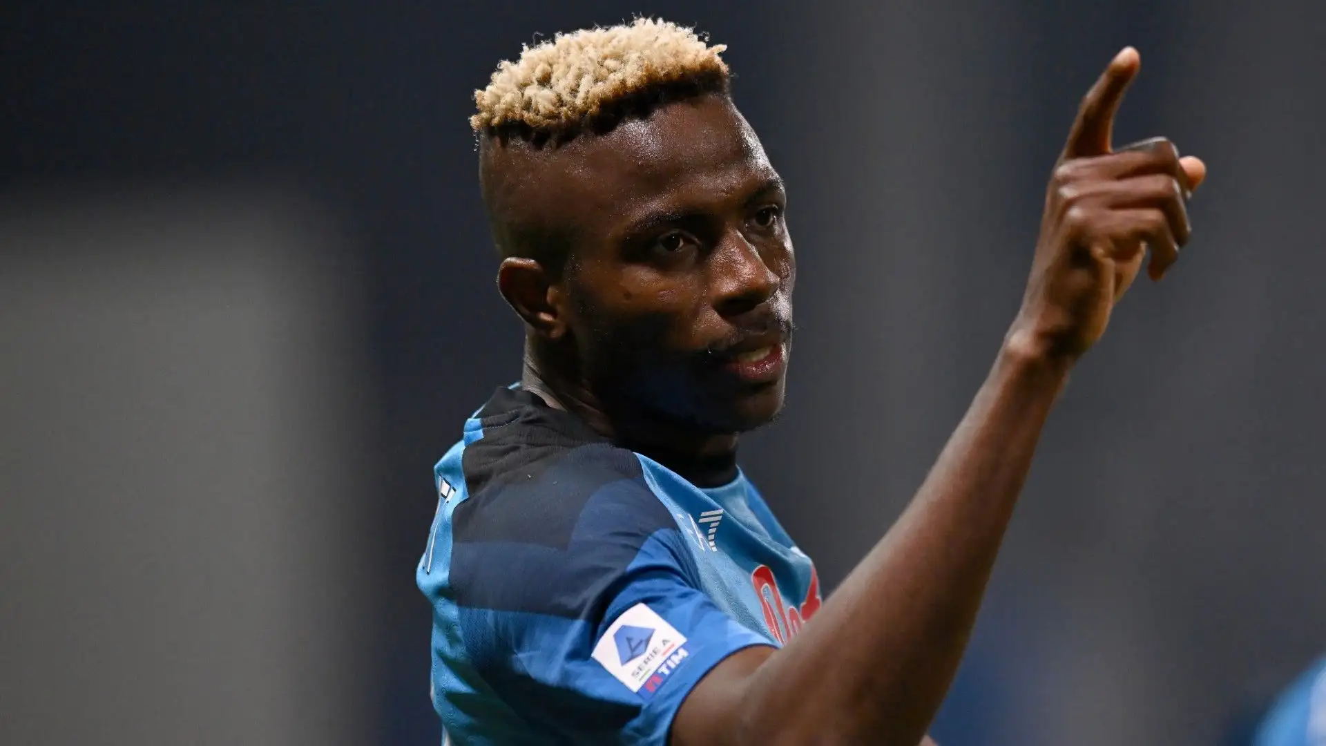 2- Victor Osimhen, attaccante, 5,45 milioni di euro all'anno
