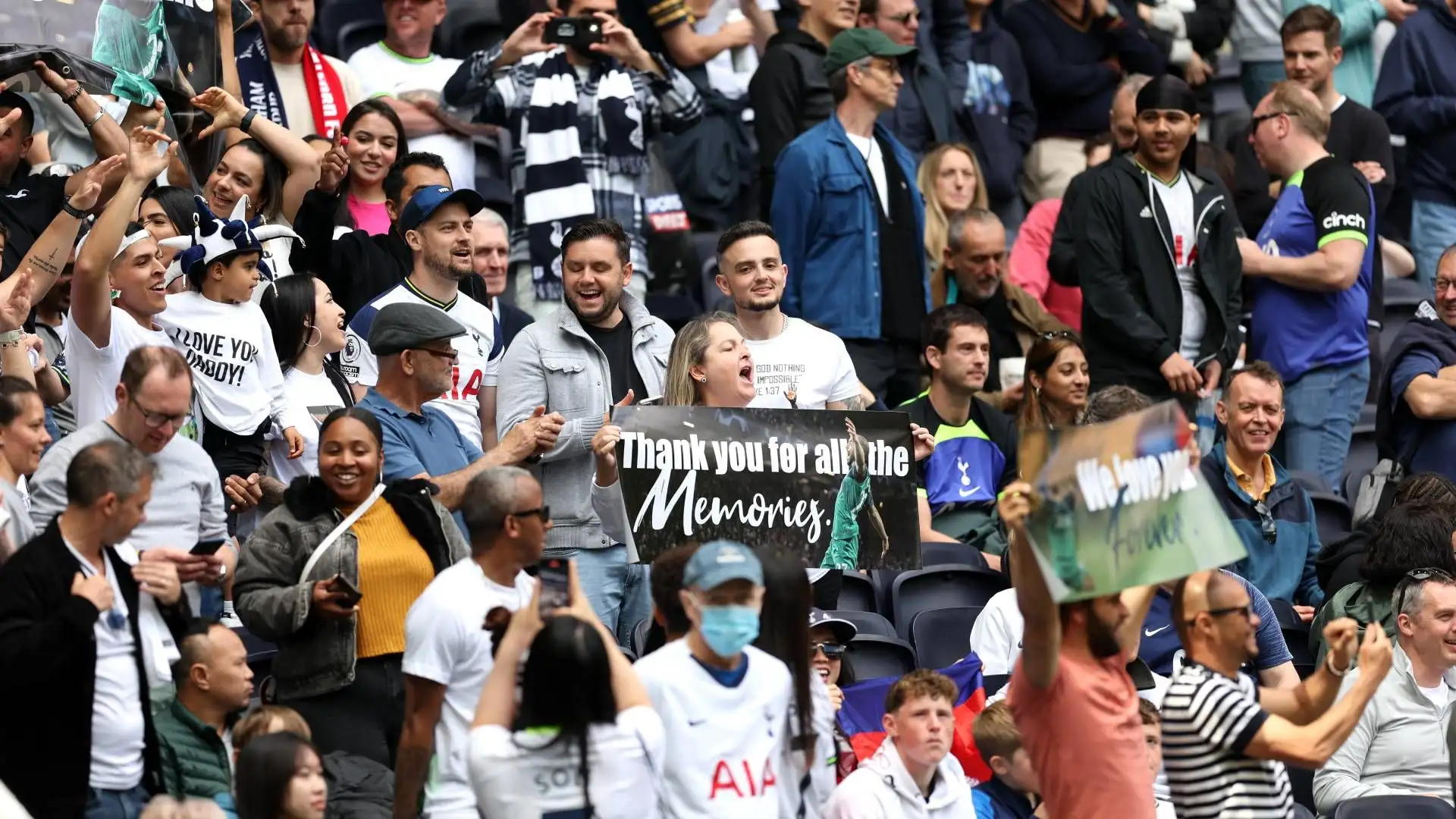 Il ringraziamento dei tifosi a Lucas, rievocando la magica Champions League del 2019, quando il Tottenham si arrese solo al Liverpool in finale