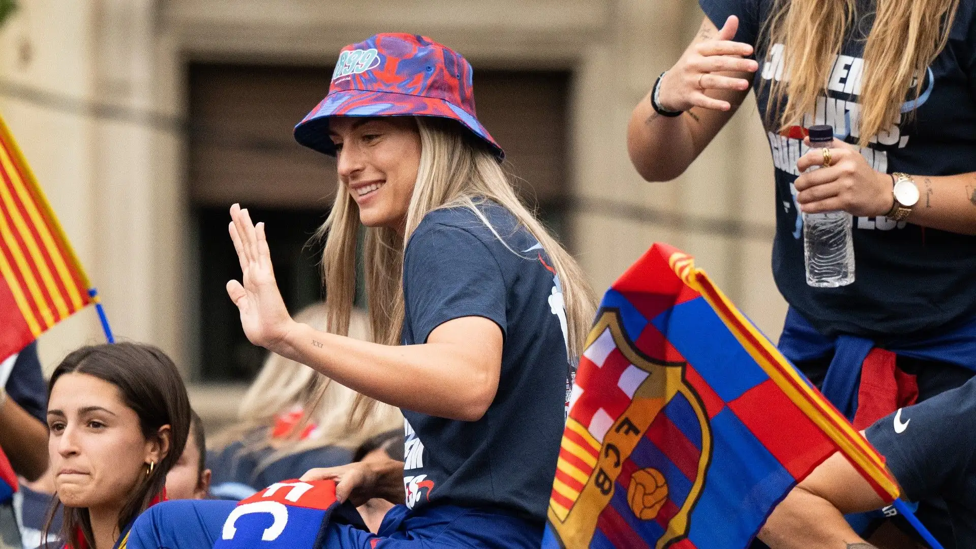 Grande festa tra calciatori, calciatrici e tifosi