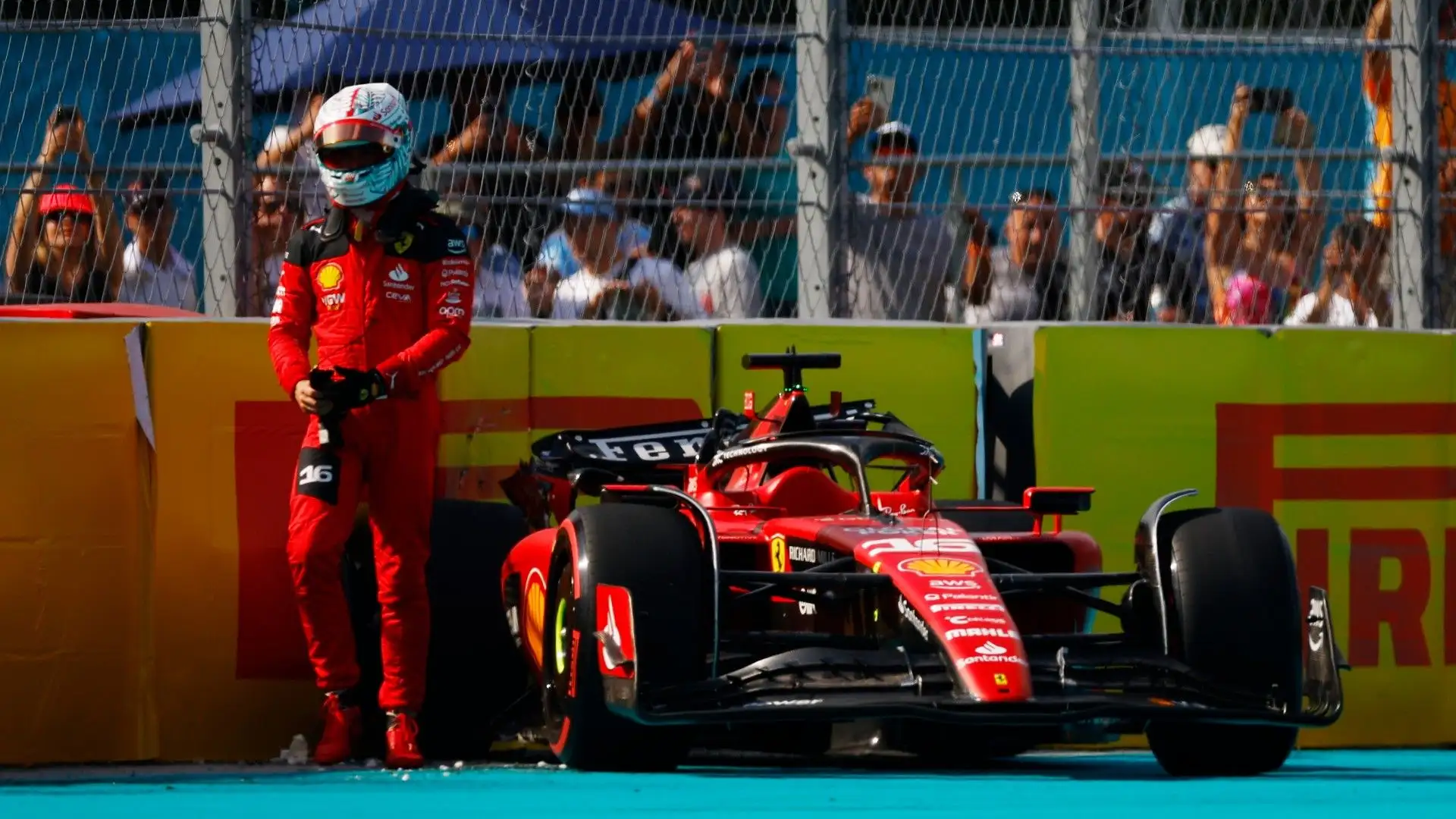 E' il secondo incidente per Charles Leclerc a Miami dopo quello nelle prove libere