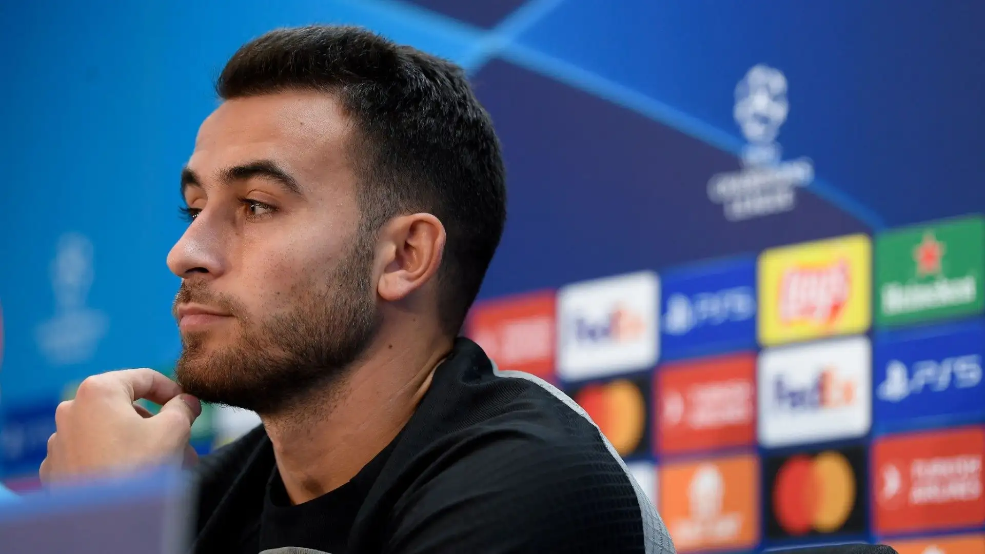 In Premier League il calciatore potrebbe trovare alcuni club interessati ad ingaggiarlo per la prossima stagione