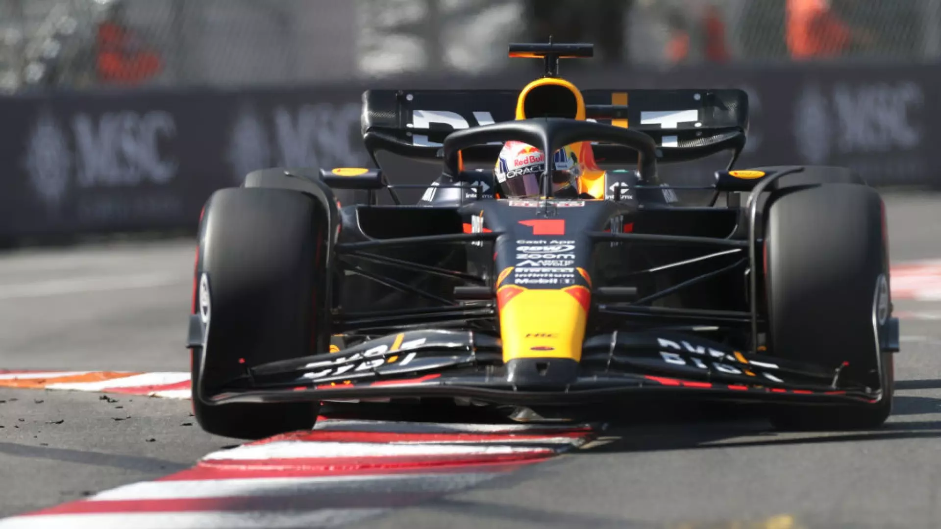 F1, Gp Monte Carlo: pole Verstappen, beffati Alonso e Leclerc